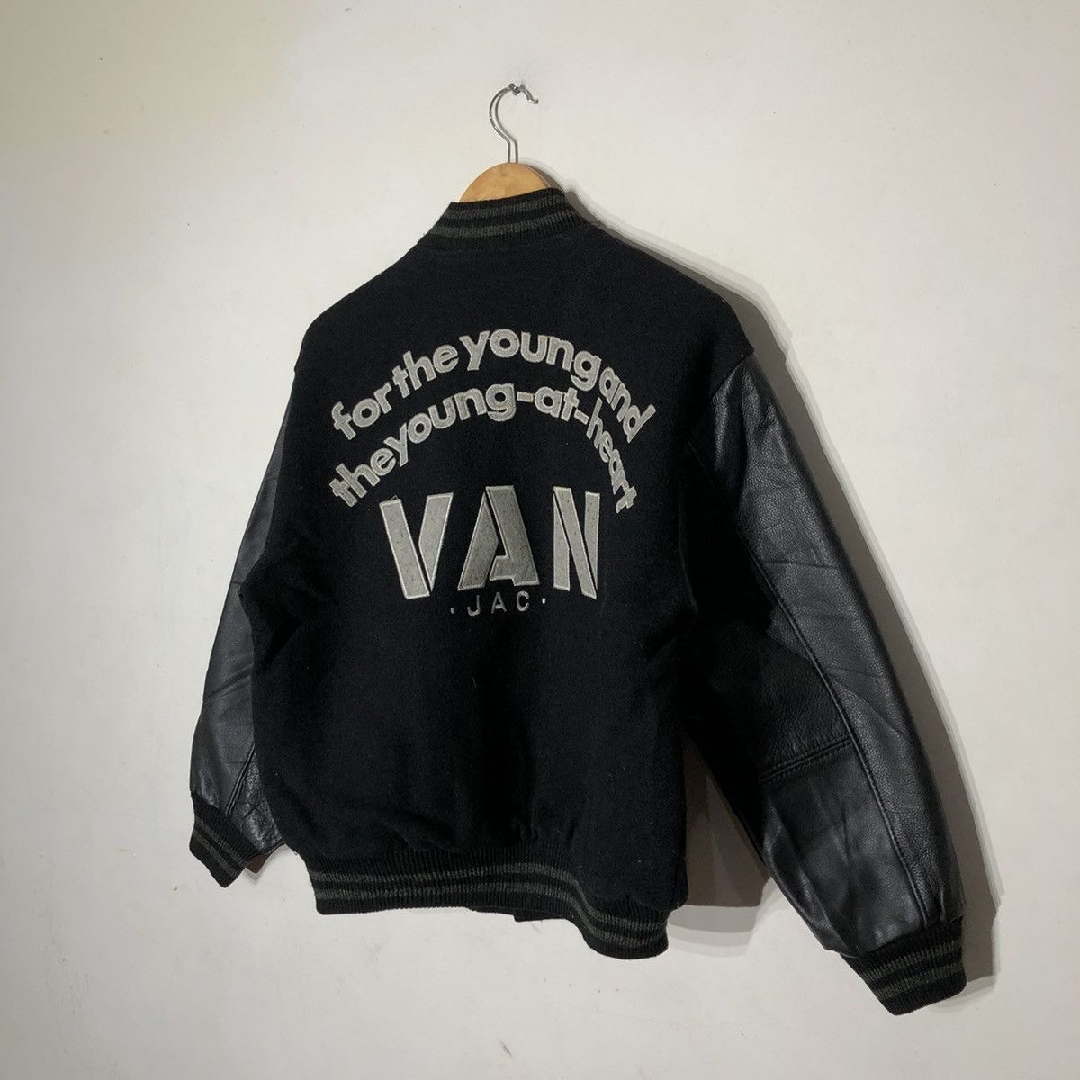 Japanese Brand Vintage Van Jac Varisty Jacket Embroidery Big Logo Size US M / EU 48-50 / 2 - 3 Thumbnail