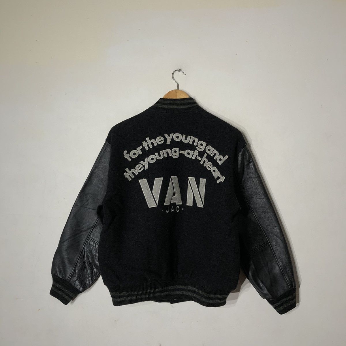 Japanese Brand Vintage Van Jac Varisty Jacket Embroidery Big Logo Size US M / EU 48-50 / 2 - 10 Thumbnail