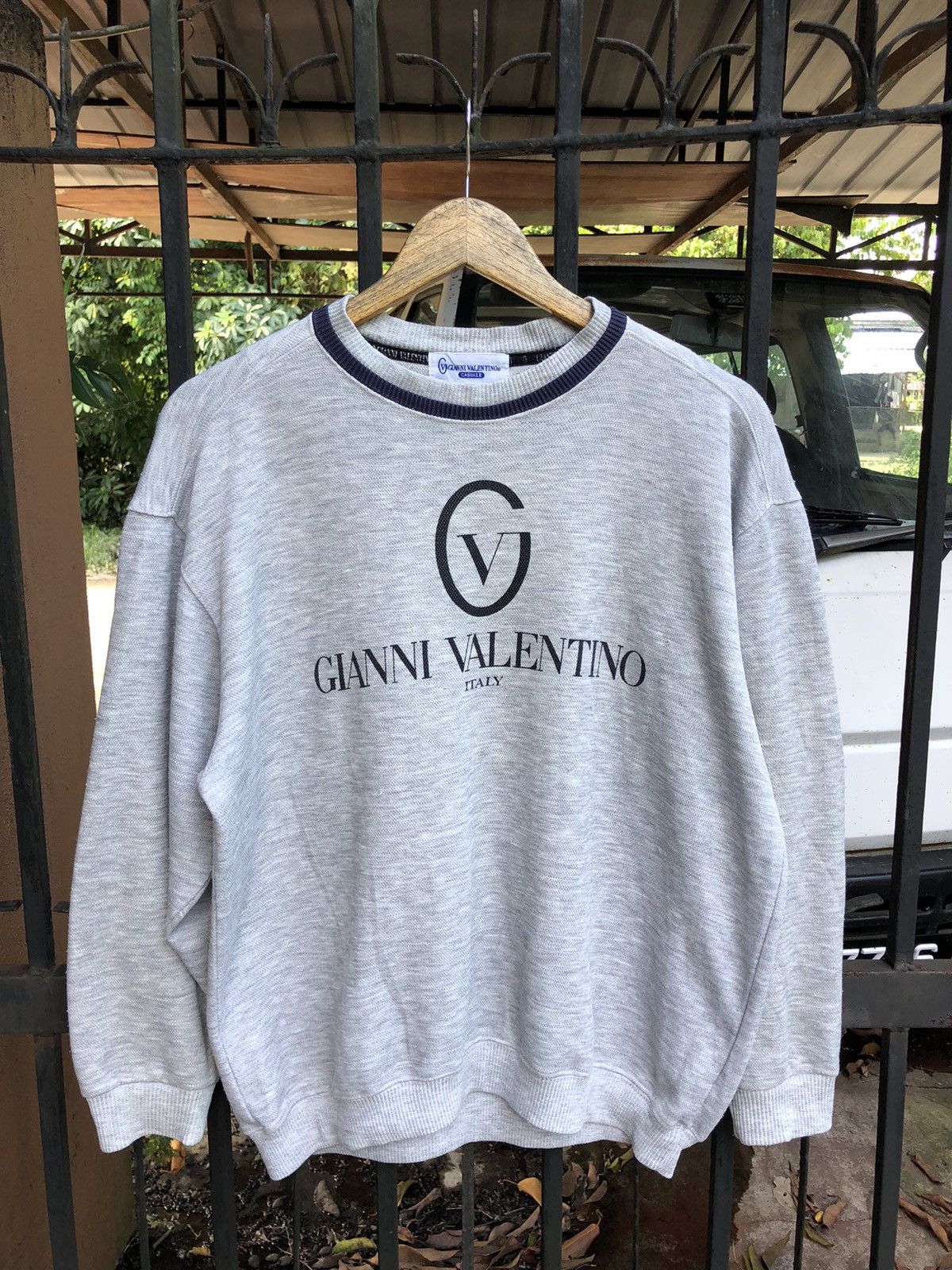 Gianni Valentino × Valentino × Vintage Vintage Gianni Valentino Sweatshirt Size US L / EU 52-54 / 3 - 1 Thumbnail