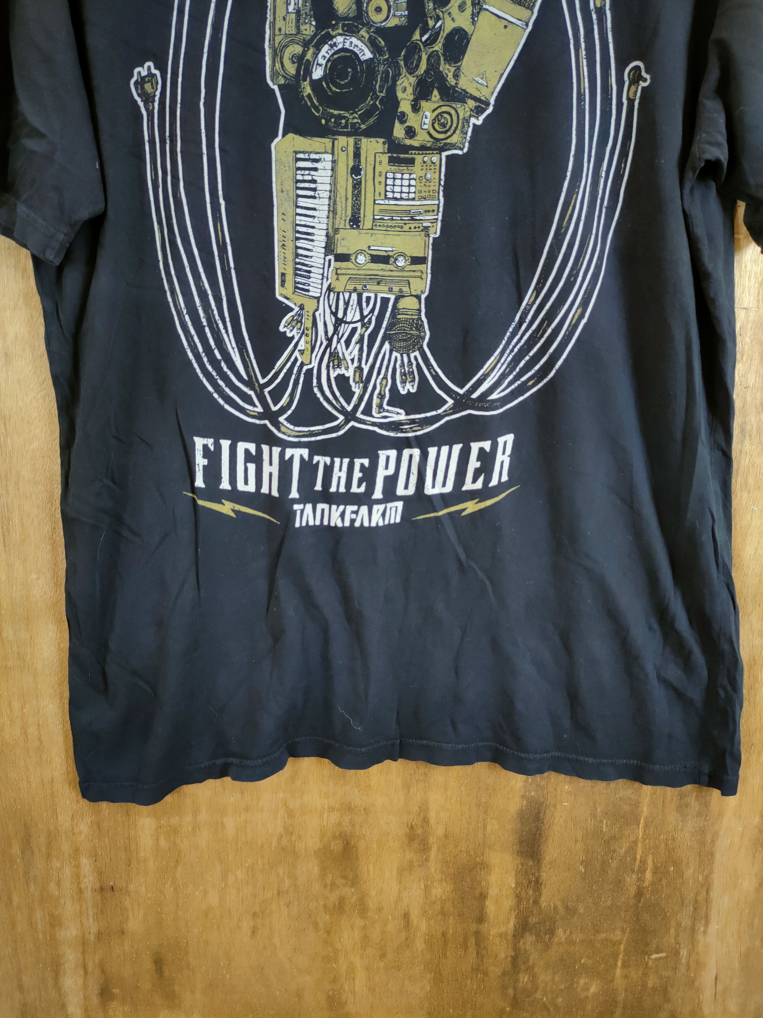 Tankfarm & Co. DLL Tank Farm Fight the power black tee robot #1162 Size US XL / EU 56 / 4 - 2 Thumbnail