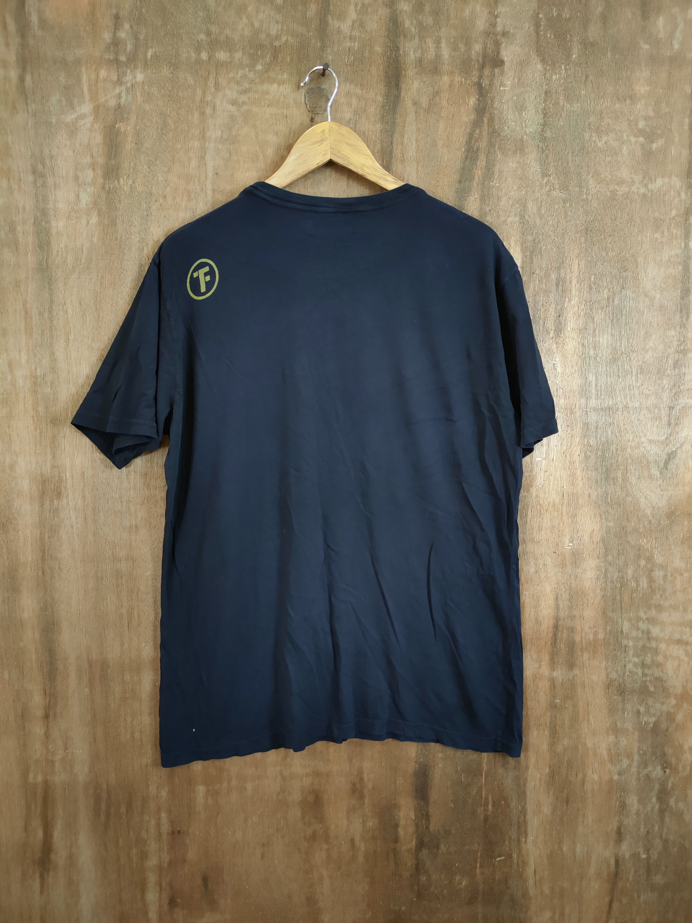 Tankfarm & Co. DLL Tank Farm Fight the power black tee robot #1162 Size US XL / EU 56 / 4 - 5 Thumbnail