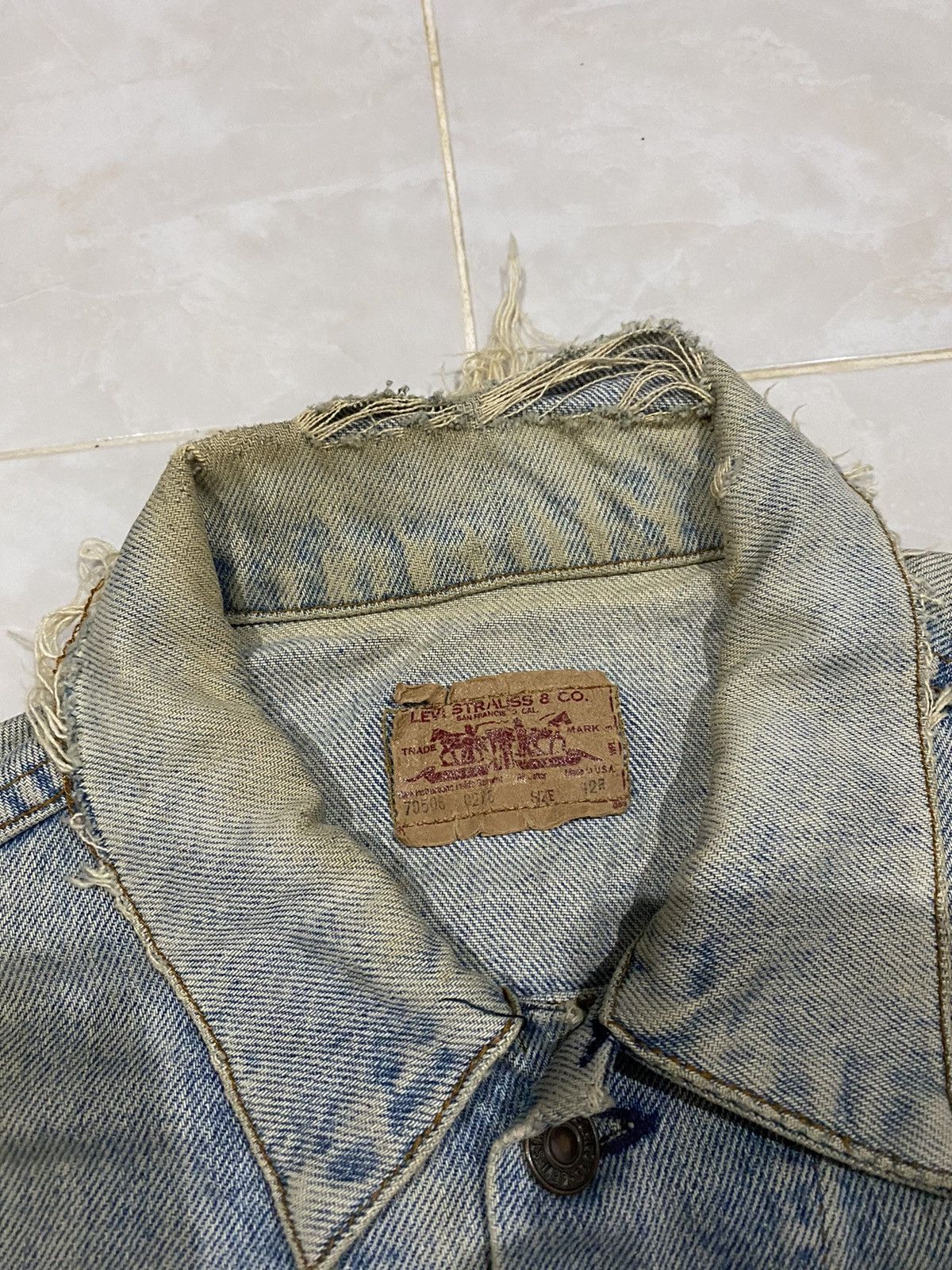 Levi's Vintage Clothing Vintage Distressed LEVIS Denim Jacket Size US M / EU 48-50 / 2 - 8 Thumbnail