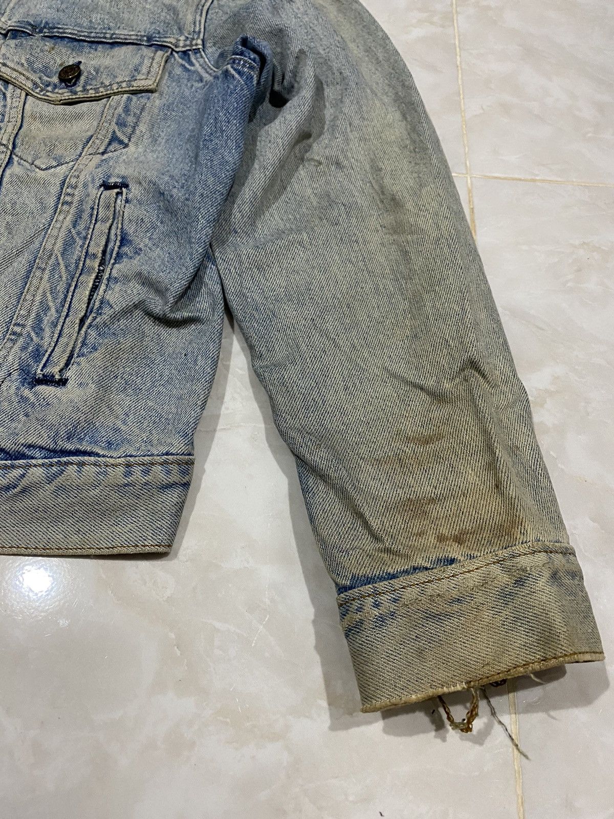 Levi's Vintage Clothing Vintage Distressed LEVIS Denim Jacket Size US M / EU 48-50 / 2 - 14 Thumbnail
