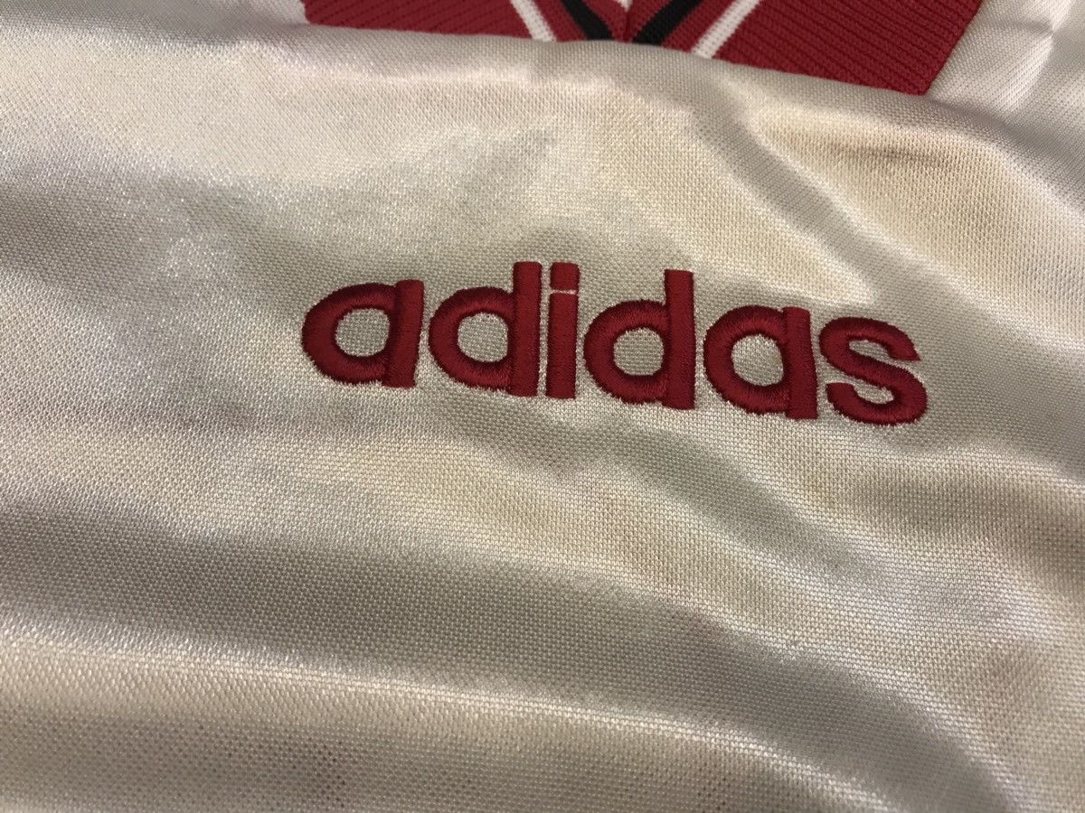 Adidas × Vintage Vintage Adidas Jersey Patches Number 18 Size US L / EU 52-54 / 3 - 3 Thumbnail