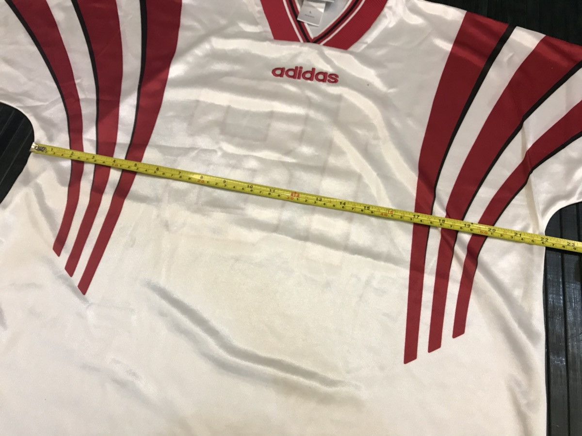 Adidas × Vintage Vintage Adidas Jersey Patches Number 18 Size US L / EU 52-54 / 3 - 7 Thumbnail