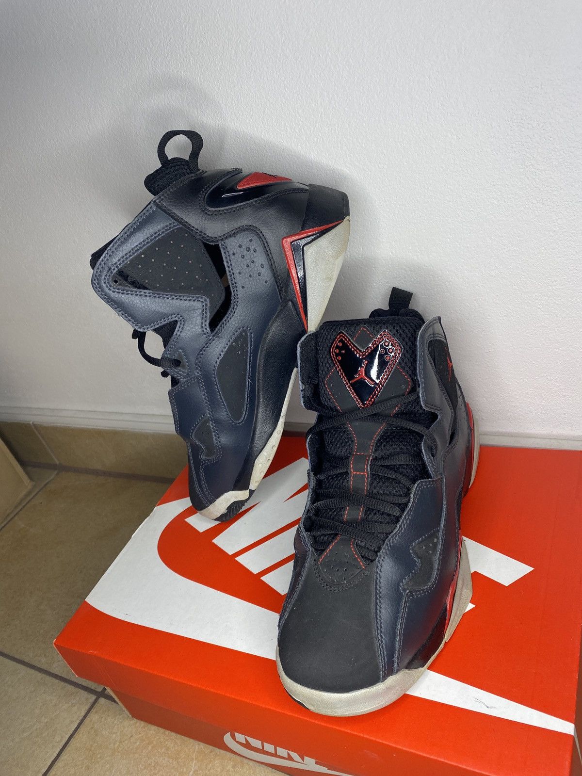 Jordan Brand × Nike 🇺🇦 LAST DROP! 🔴 Jordan True Flight GS BG Bred Size US 7 / EU 40 - 2 Thumbnail