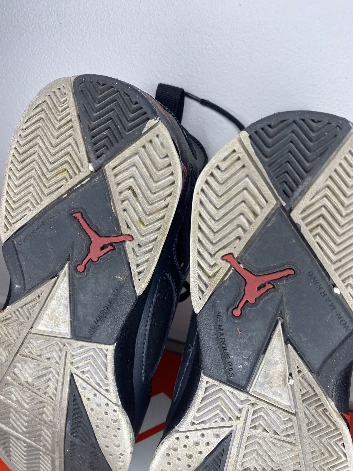 Jordan Brand × Nike 🇺🇦 LAST DROP! 🔴 Jordan True Flight GS BG Bred Size US 7 / EU 40 - 7 Thumbnail