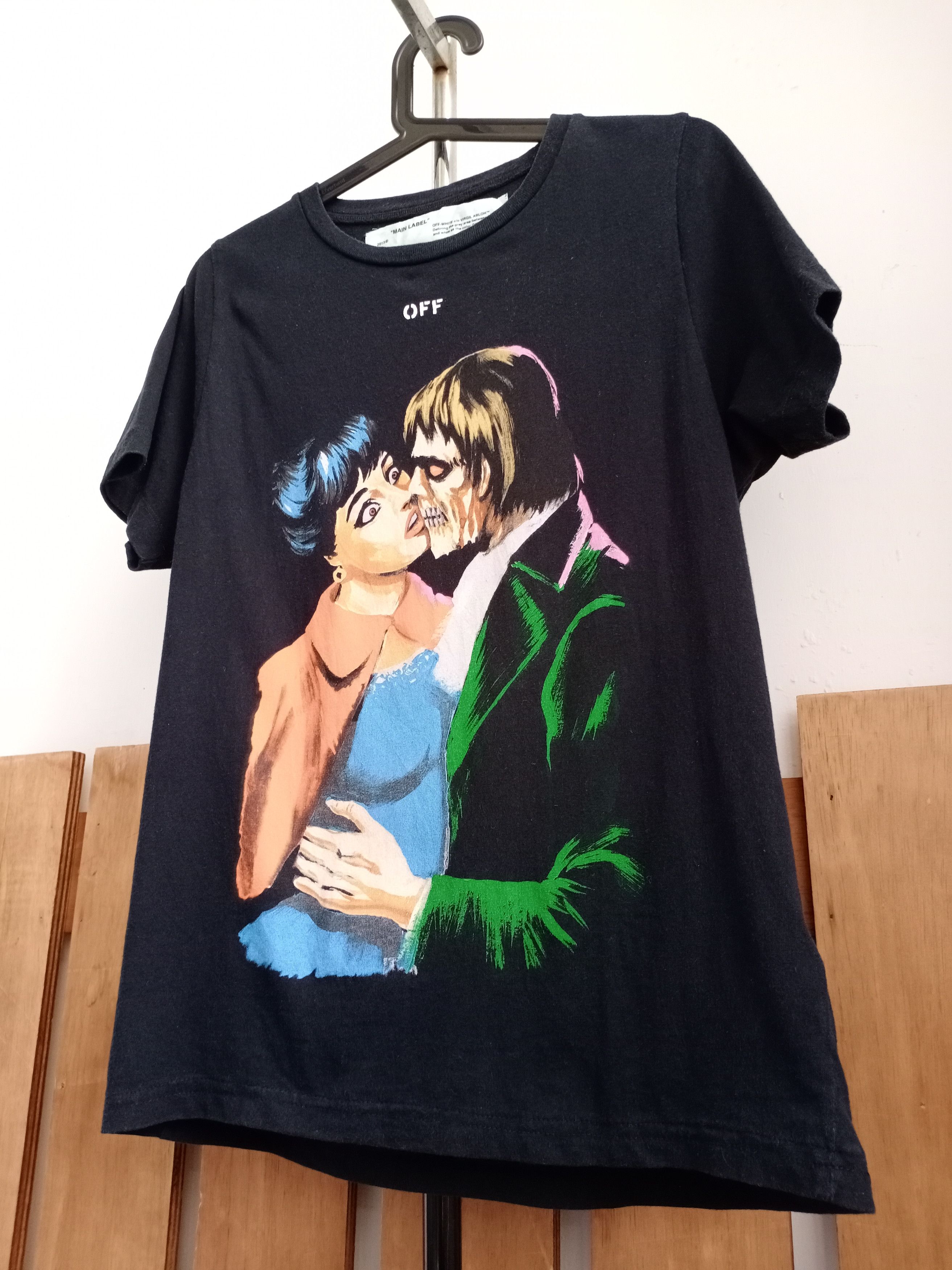 off white kiss tee