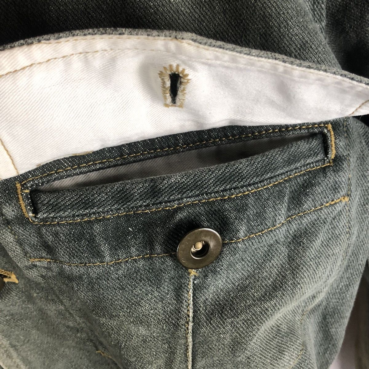 Issey Miyake 1990s Plantation by Issey Miyake Cropped Denim Jacket Size US XS / EU 42 / 0 - 11 Thumbnail