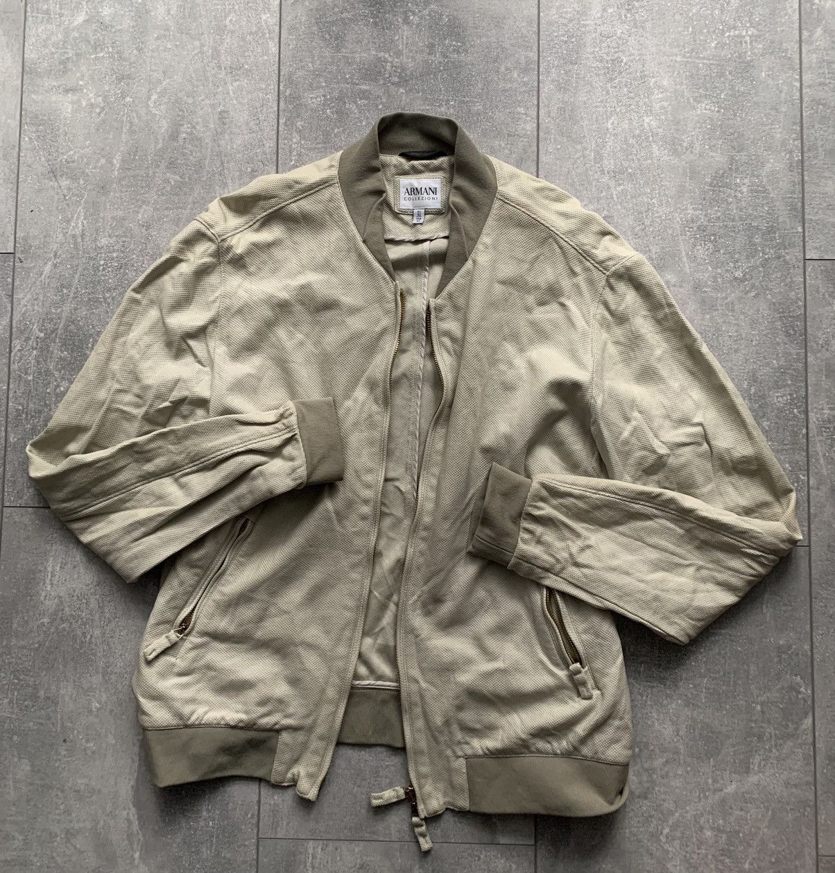Armani Armani Collezioni beige bomber Size US L / EU 52-54 / 3 - 1 Thumbnail