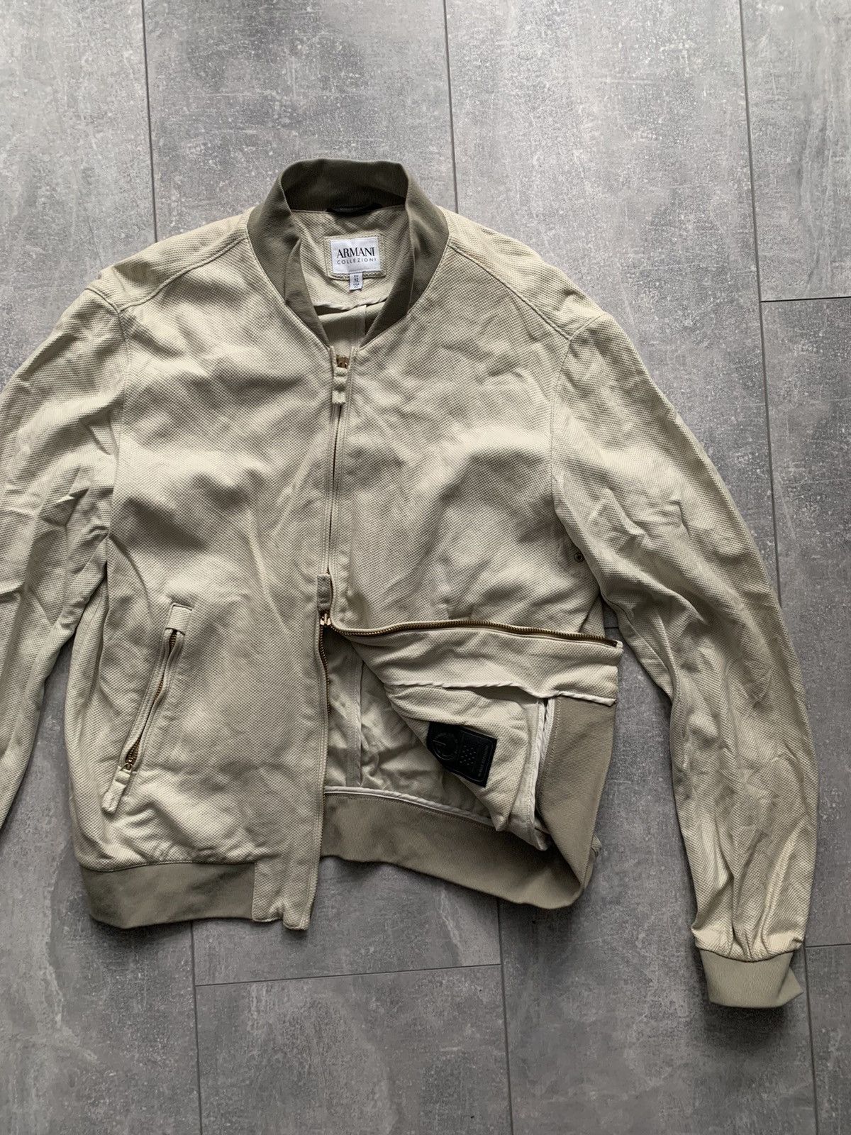 Armani Armani Collezioni beige bomber Size US L / EU 52-54 / 3 - 4 Thumbnail