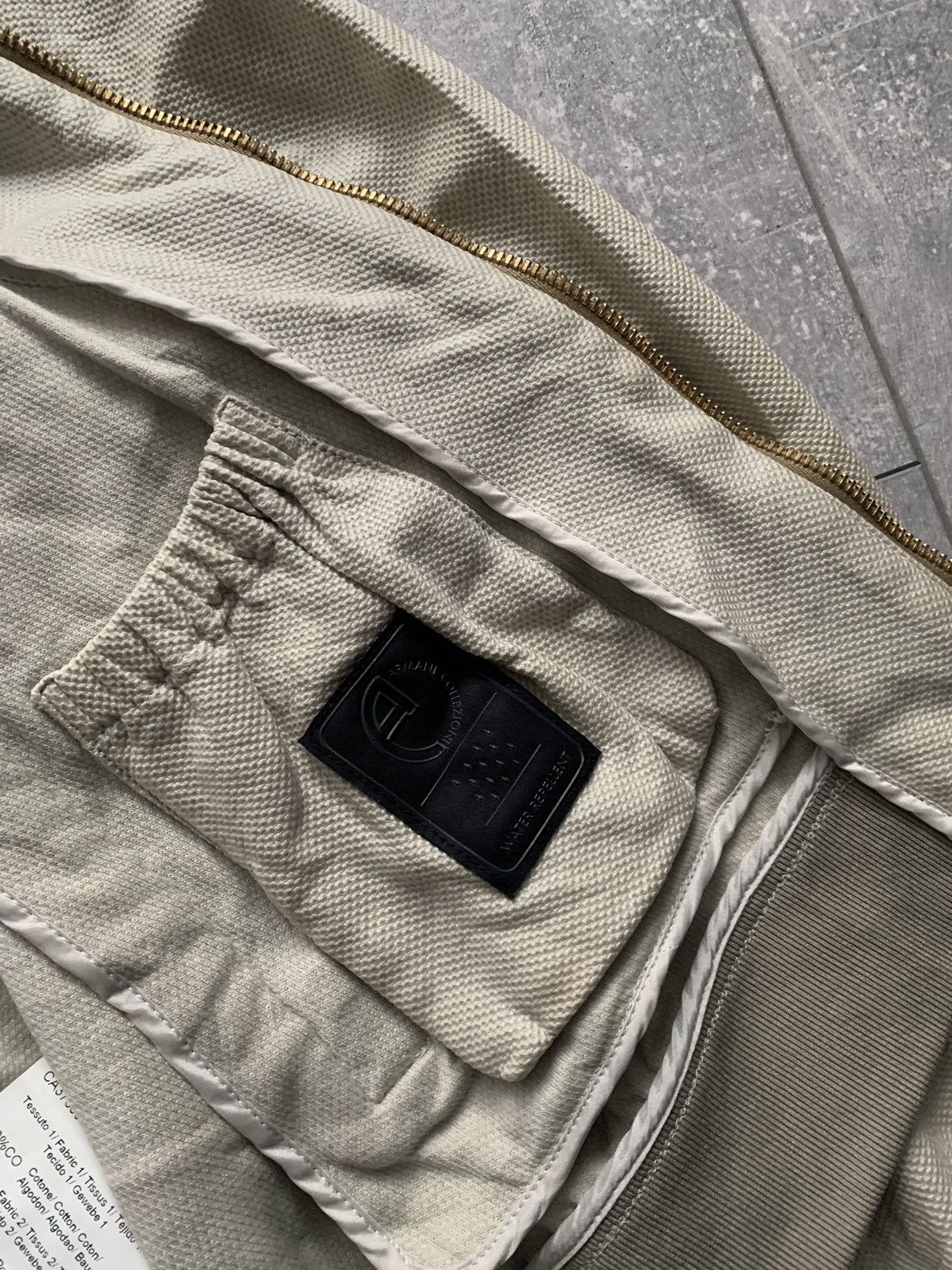 Armani Armani Collezioni beige bomber Size US L / EU 52-54 / 3 - 9 Thumbnail