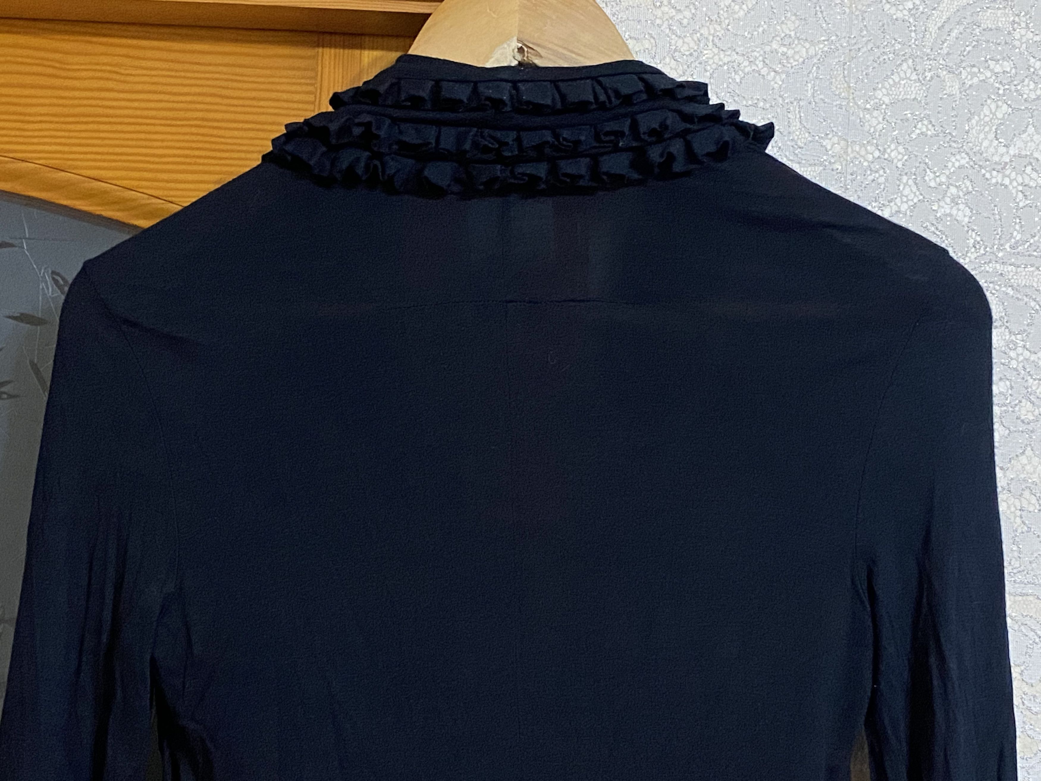 Givenchy Women's Givenchy Deep Neckline Ruffle Trim Longsleeve Blouse Size M / US 6-8 / IT 42-44 - 13 Thumbnail