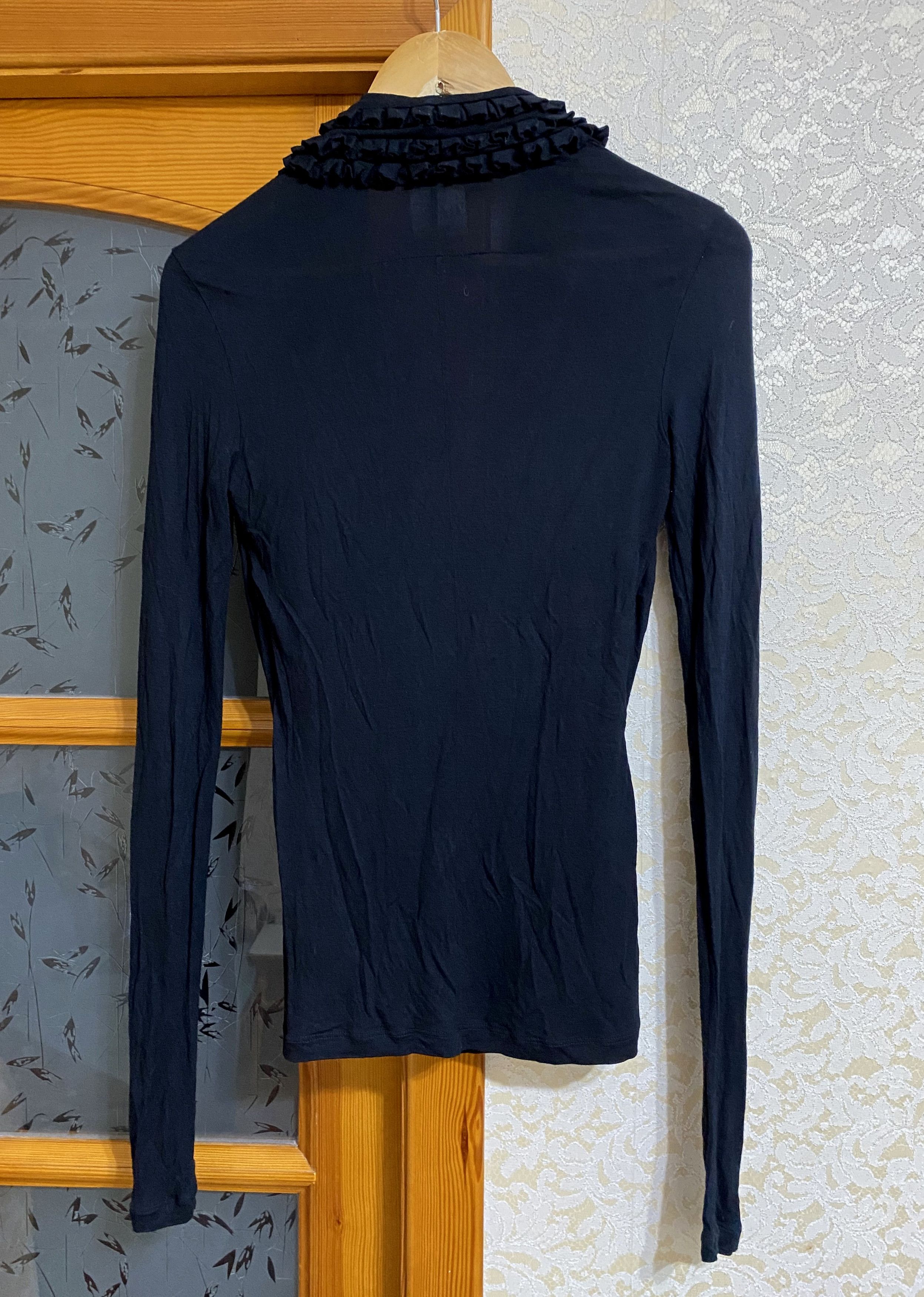 Givenchy Women's Givenchy Deep Neckline Ruffle Trim Longsleeve Blouse Size M / US 6-8 / IT 42-44 - 12 Thumbnail