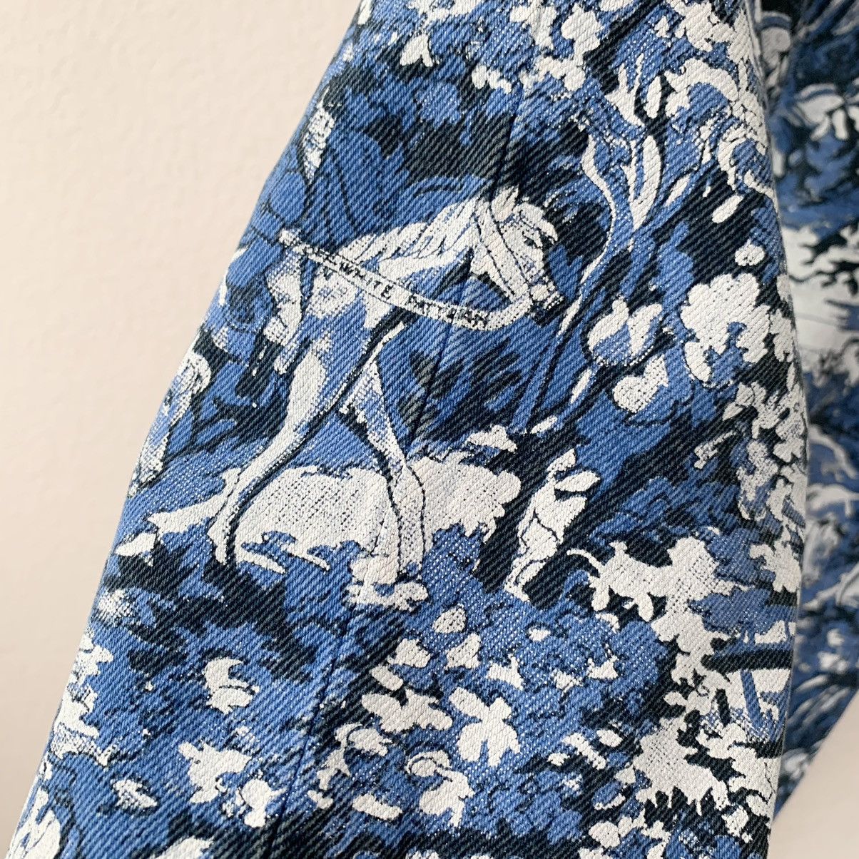 Off-White Hunting party print denim (women’s size 24) Size 24" / US 00 / IT 34 - 7 Thumbnail