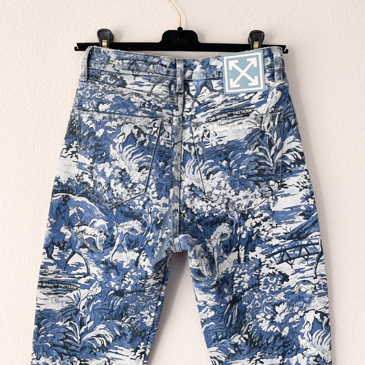 Off-White Hunting party print denim (women’s size 24) Size 24" / US 00 / IT 34 - 3 Thumbnail