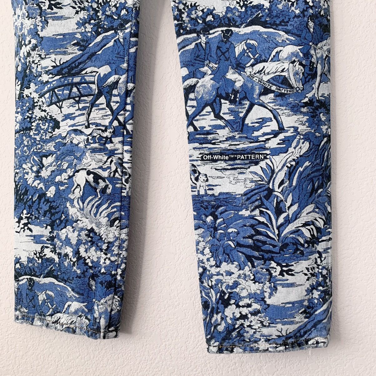 Off-White Hunting party print denim (women’s size 24) Size 24" / US 00 / IT 34 - 8 Thumbnail