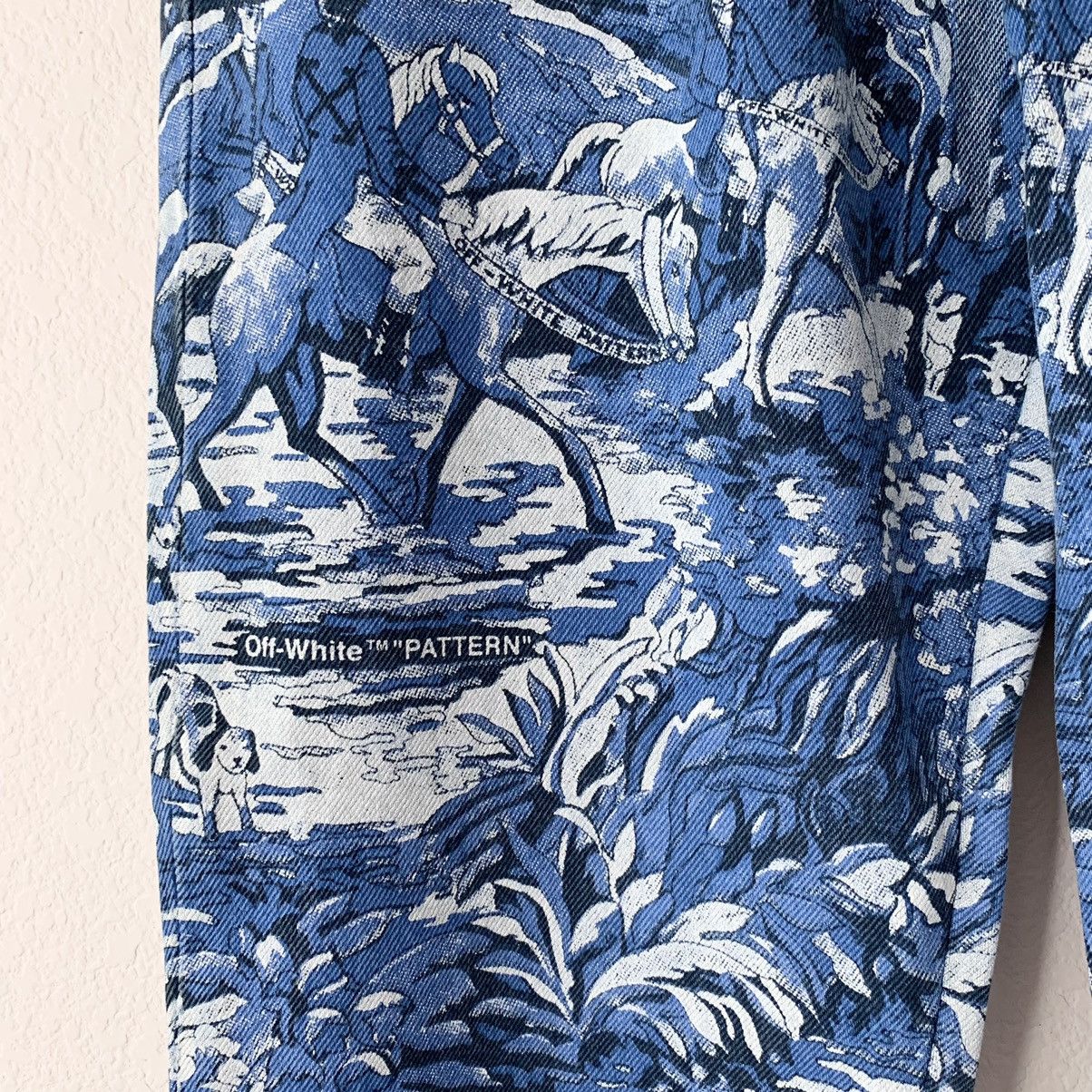 Off-White Hunting party print denim (women’s size 24) Size 24" / US 00 / IT 34 - 10 Thumbnail