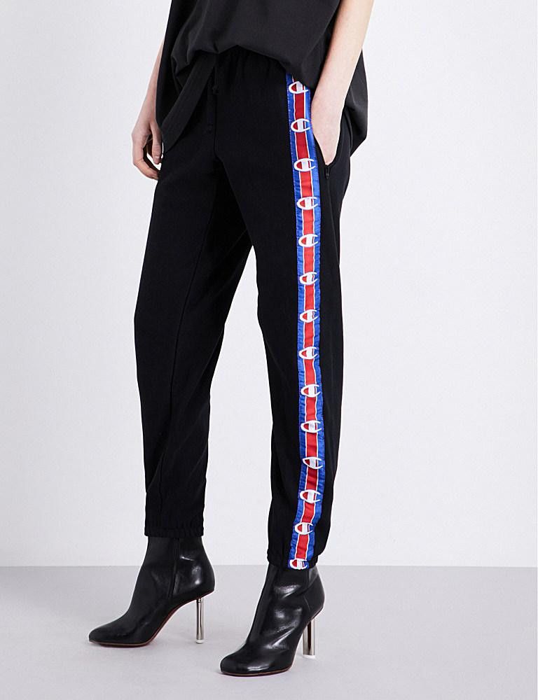 Boos rivaal Voorzichtig Champion VETEMENTS X CHAMPION BLACK TRACK PANTS | Grailed