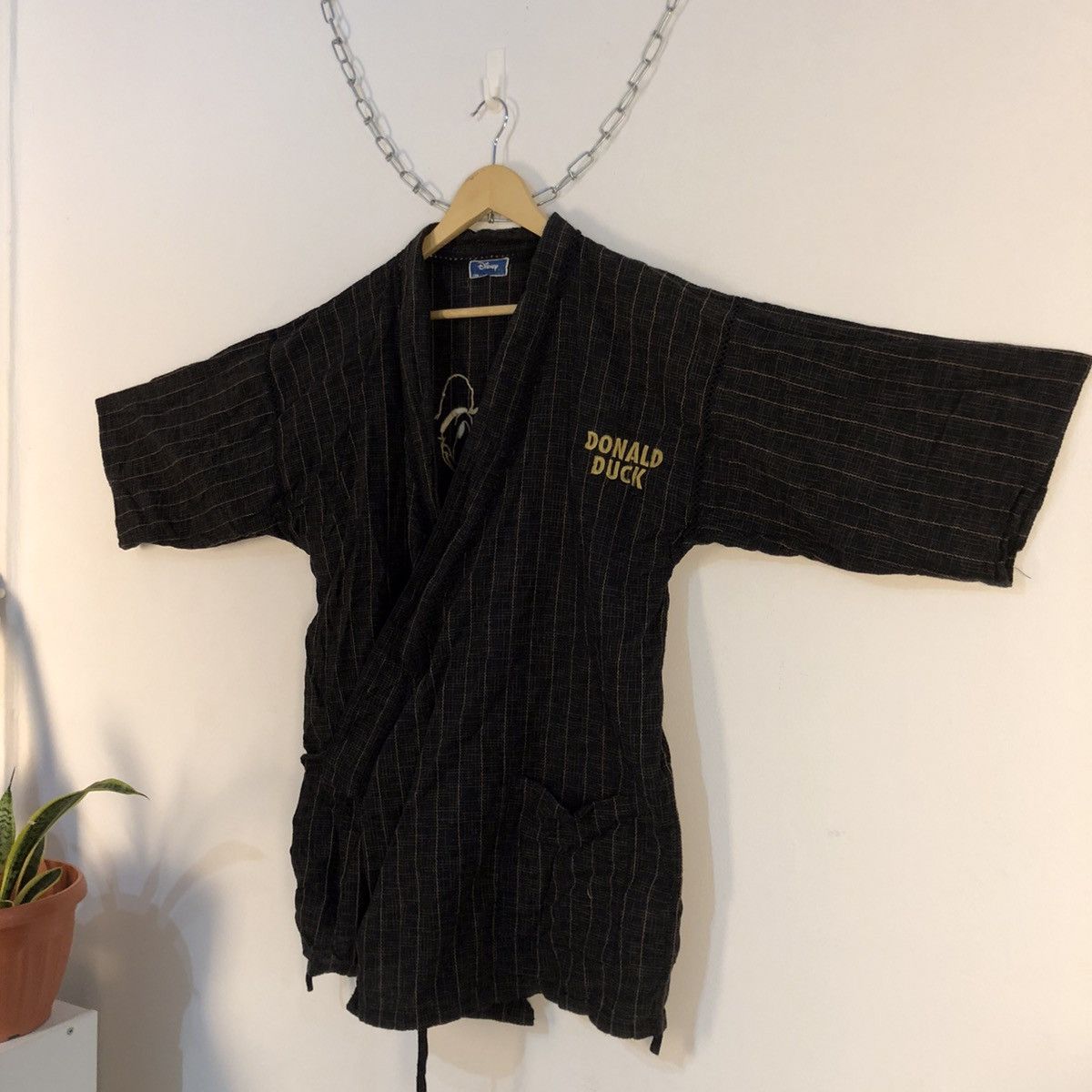 Disney × Japanese Brand STEALS 🏴‍☠️ Donald Duck Disney Kimono Size US L / EU 52-54 / 3 - 7 Thumbnail