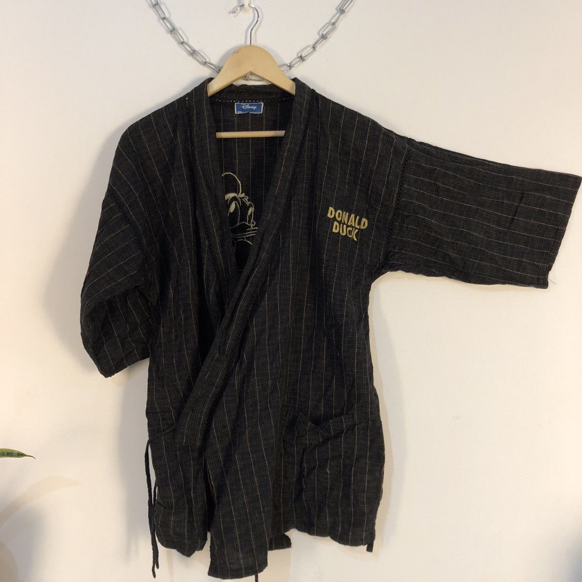 Disney × Japanese Brand STEALS 🏴‍☠️ Donald Duck Disney Kimono Size US L / EU 52-54 / 3 - 11 Thumbnail