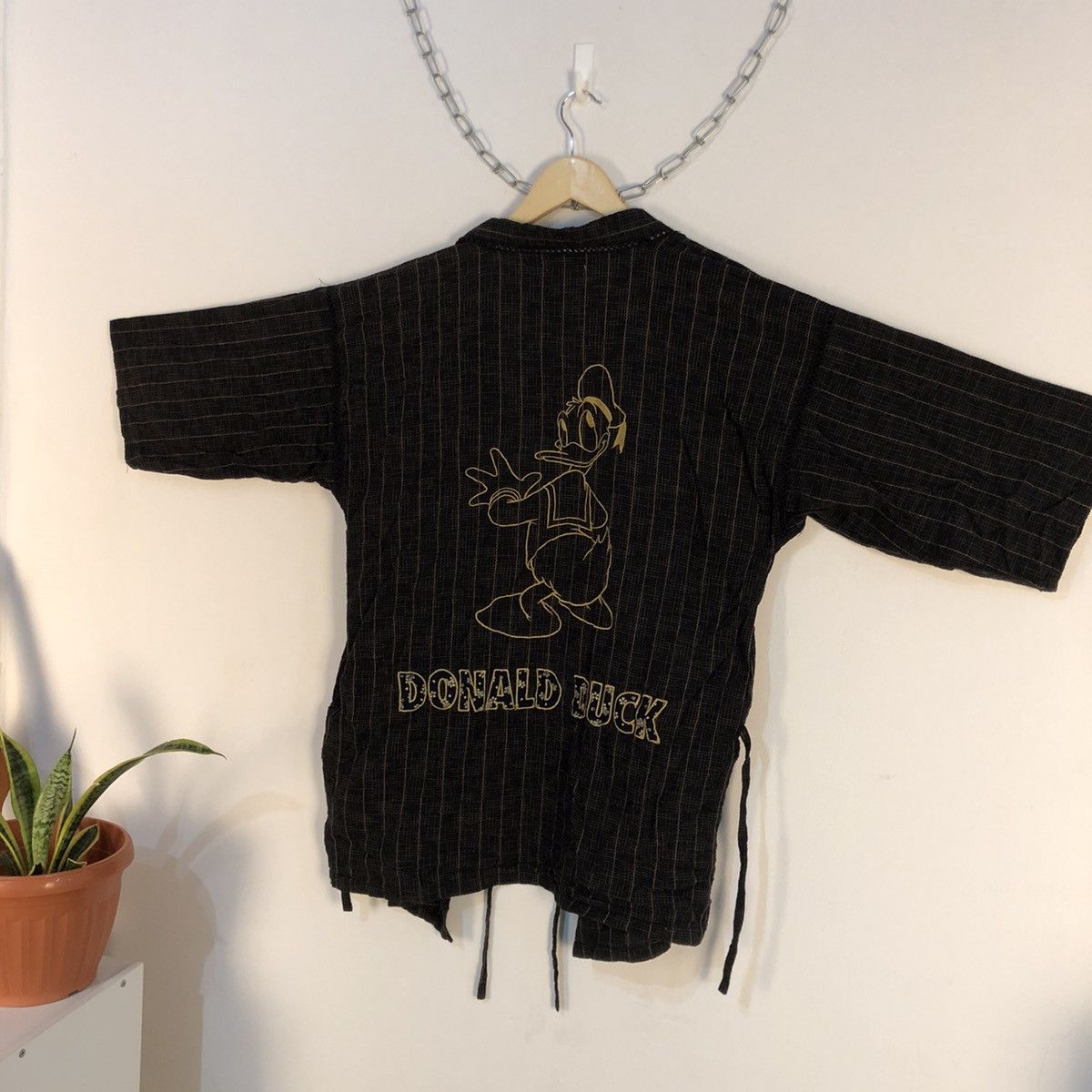 Disney × Japanese Brand STEALS 🏴‍☠️ Donald Duck Disney Kimono Size US L / EU 52-54 / 3 - 9 Thumbnail
