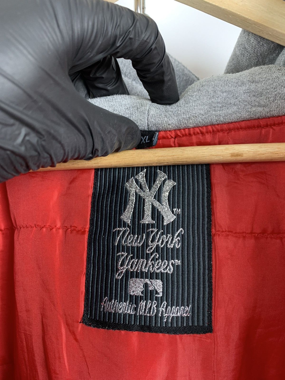 Majestic Vintage New York Yankees Majestic Varsity Hoodie Jacket Size US XL / EU 56 / 4 - 15 Thumbnail