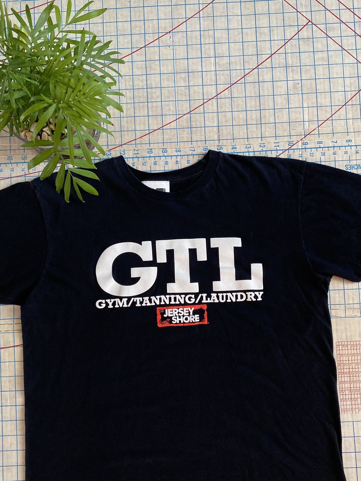 Mtv Jersey Shore GTL Gym Tan Laundry Tee Size Large MTV Size US L / EU 52-54 / 3 - 3 Thumbnail