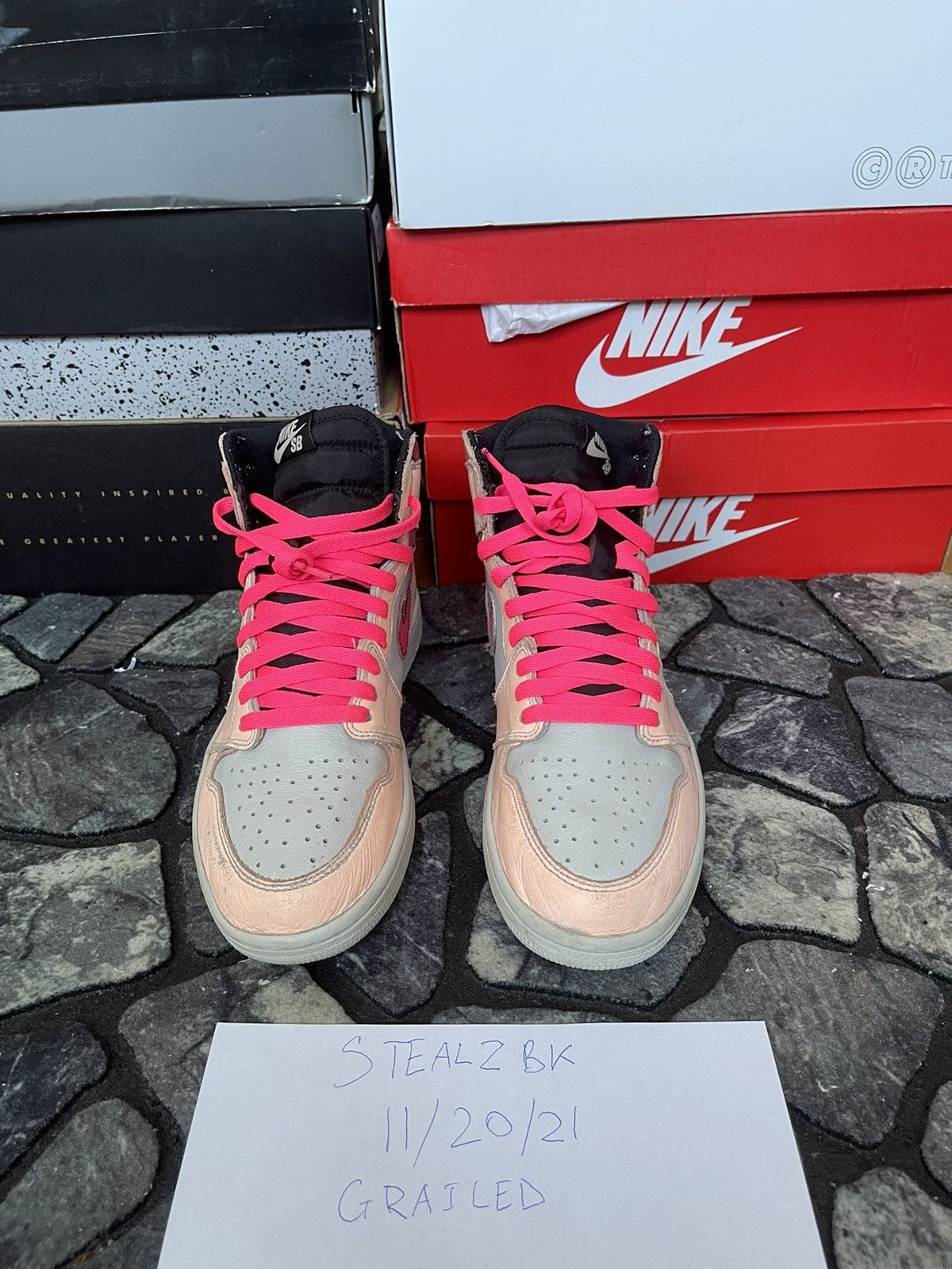 Jordan Brand Air Jordan 1 Retro High SB Light Bone 2019 Size US 9 / EU 42 - 1 Thumbnail