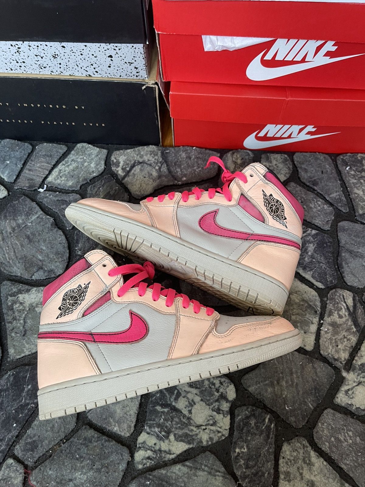 Jordan Brand Air Jordan 1 Retro High SB Light Bone 2019 Size US 9 / EU 42 - 3 Thumbnail