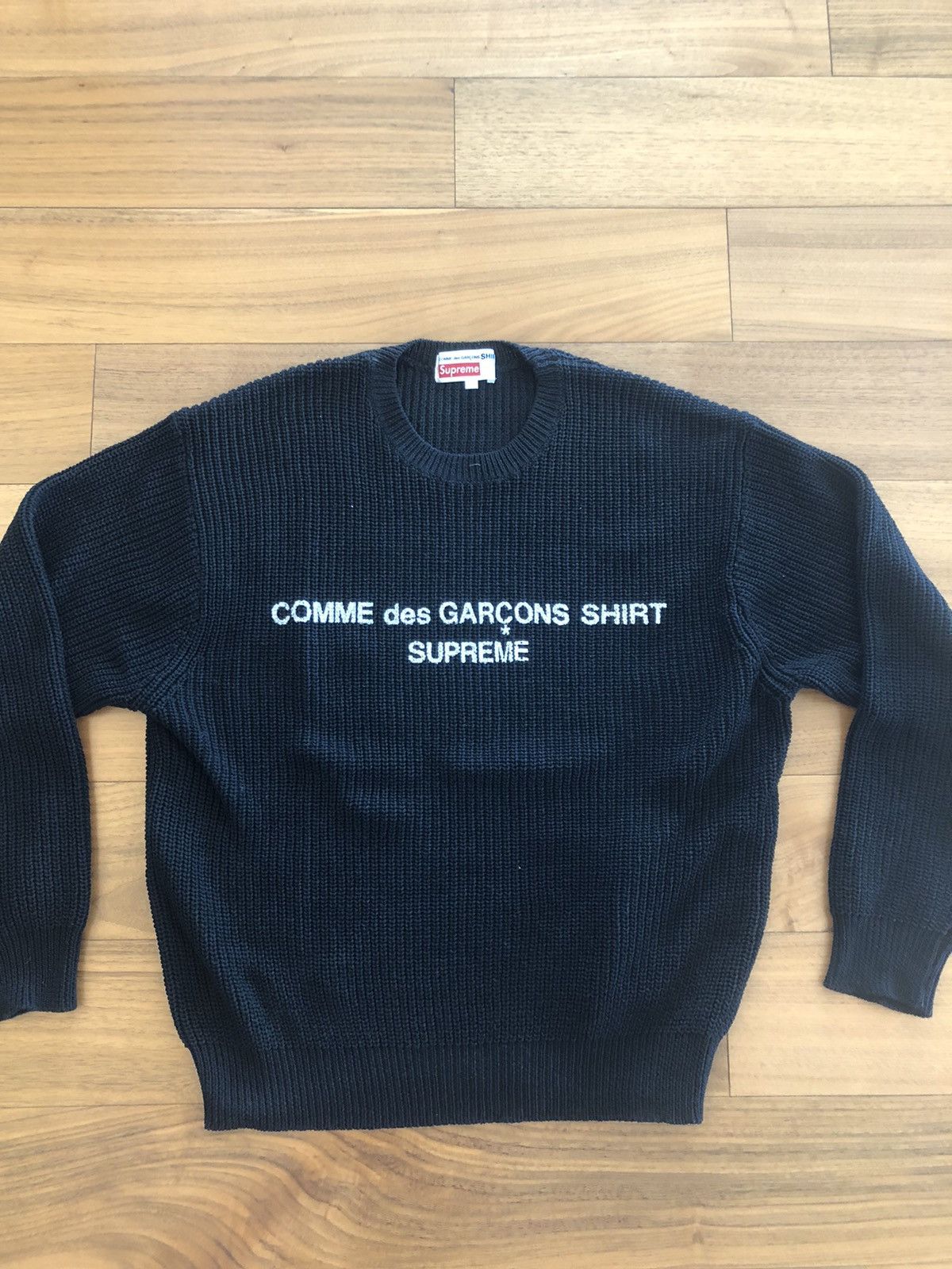 Supreme comme des store garcons shirt sweater black