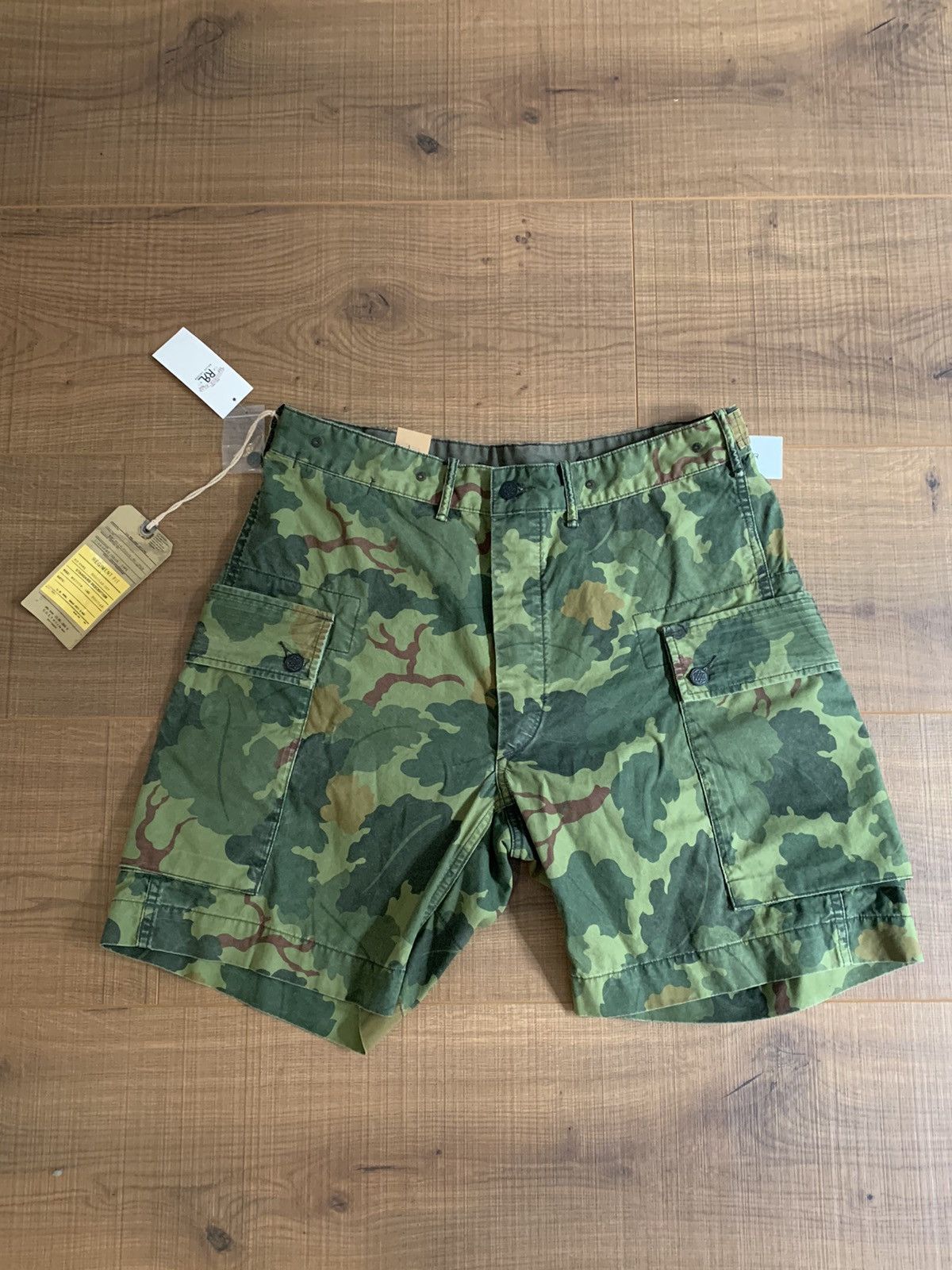 RRL Ralph Lauren RRL Green Camouflage-Print Cotton-Canvas Cargo Shorts Size US 34 / EU 50 - 1 Preview