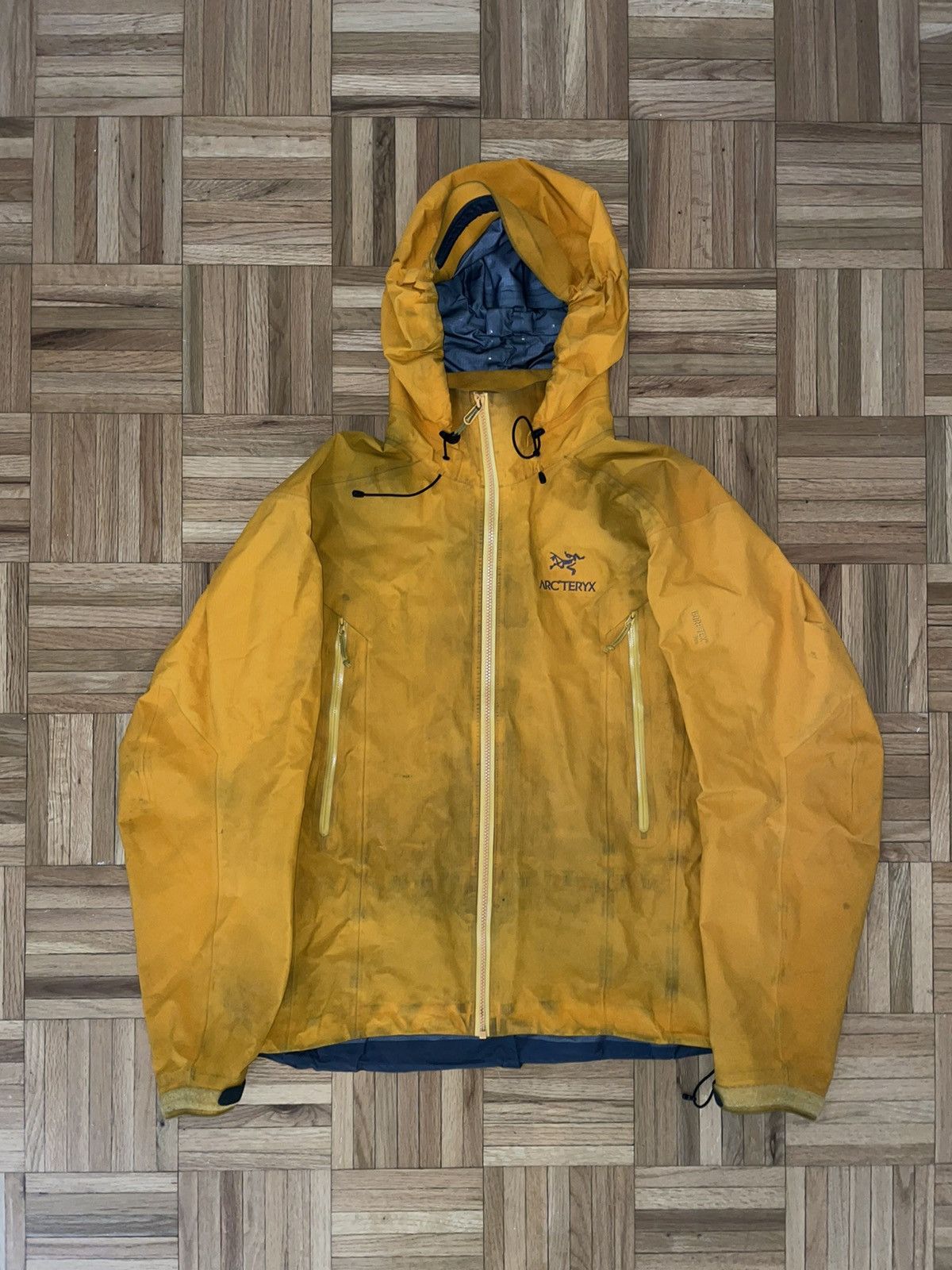 アークテリクス　beta ar イエロー Arc'teryx - Beta AR GORE-TEX Pro Hooded Jacket - Yellow Arc