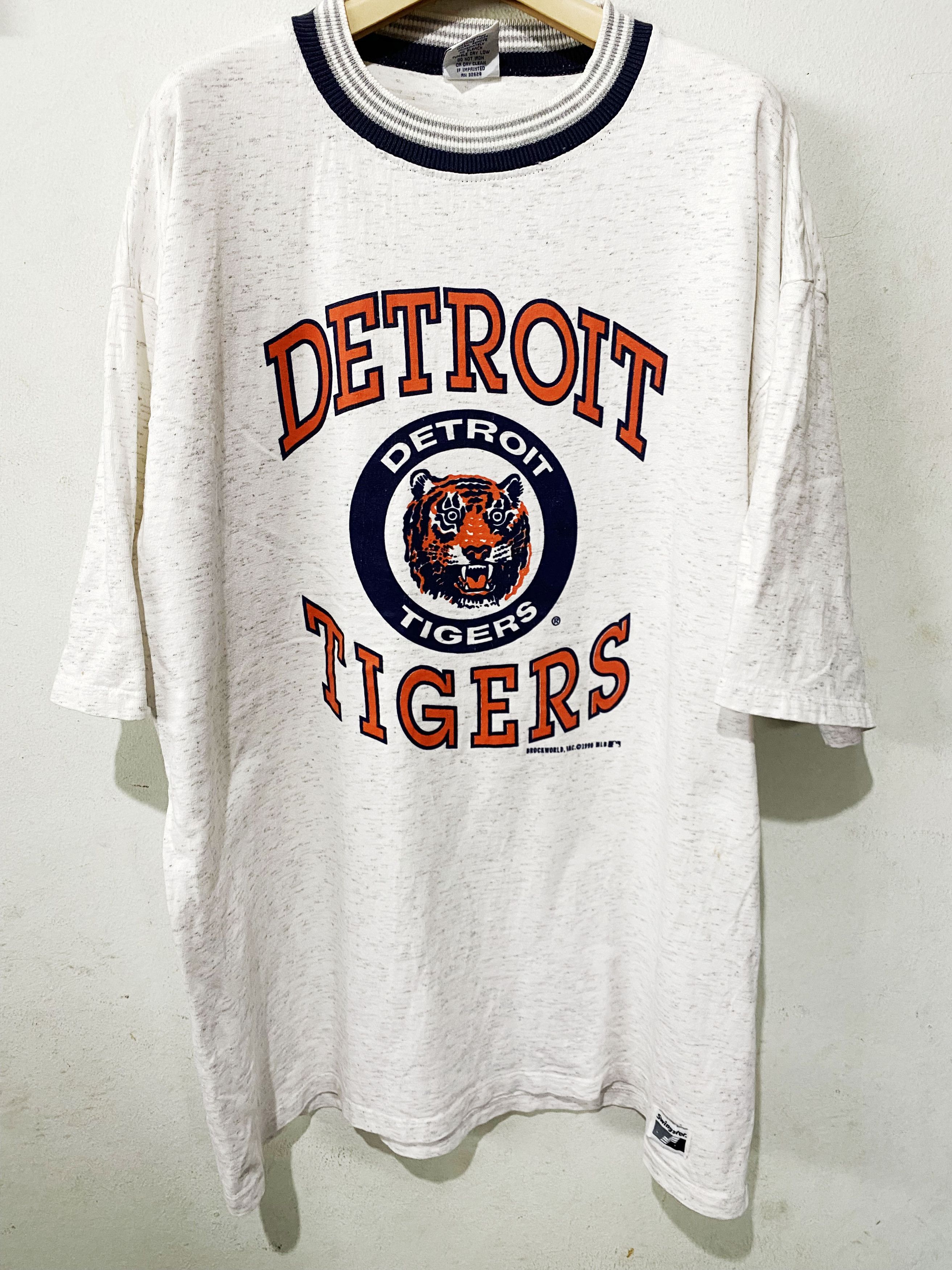 Lilmoxie — Detroit Tigers Vintage 1990 Logo T Shirt Large