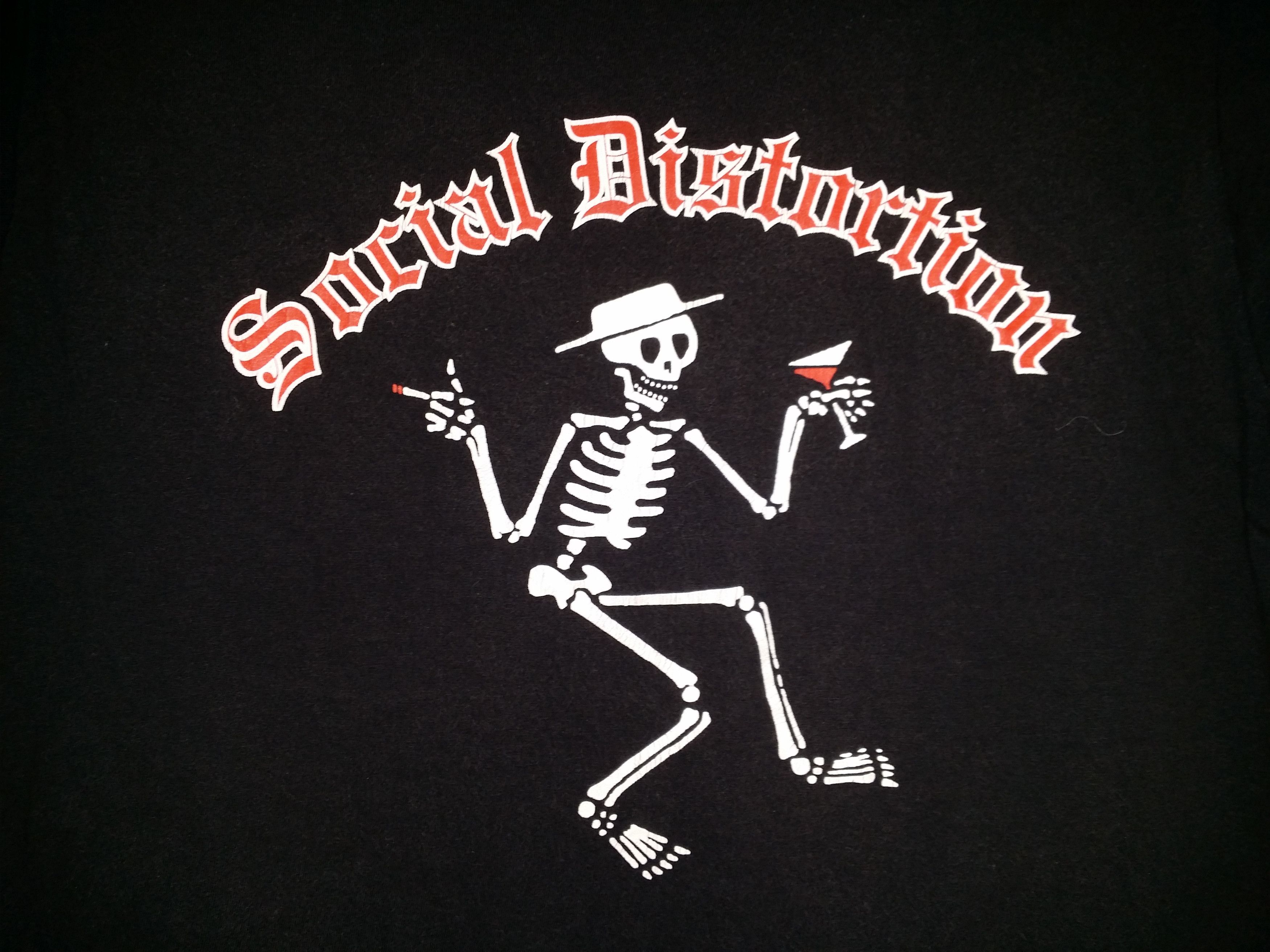 Band Tees Vintage 90s SOCIAL DISTORTION skull dancing t shirt Size US M / EU 48-50 / 2 - 3 Thumbnail