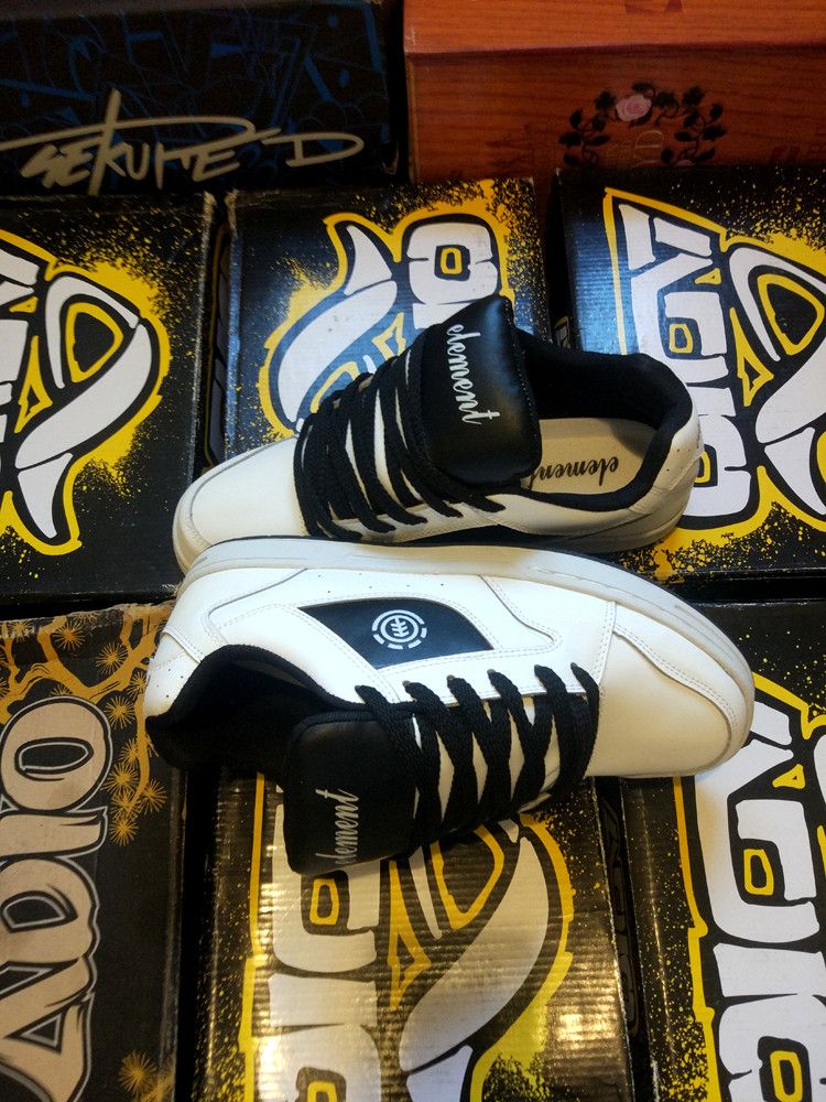 Element × Vintage × Vintage Shoe Co. Element - vintage model of the early 2000s. Size US 11 / EU 44 - 3 Thumbnail