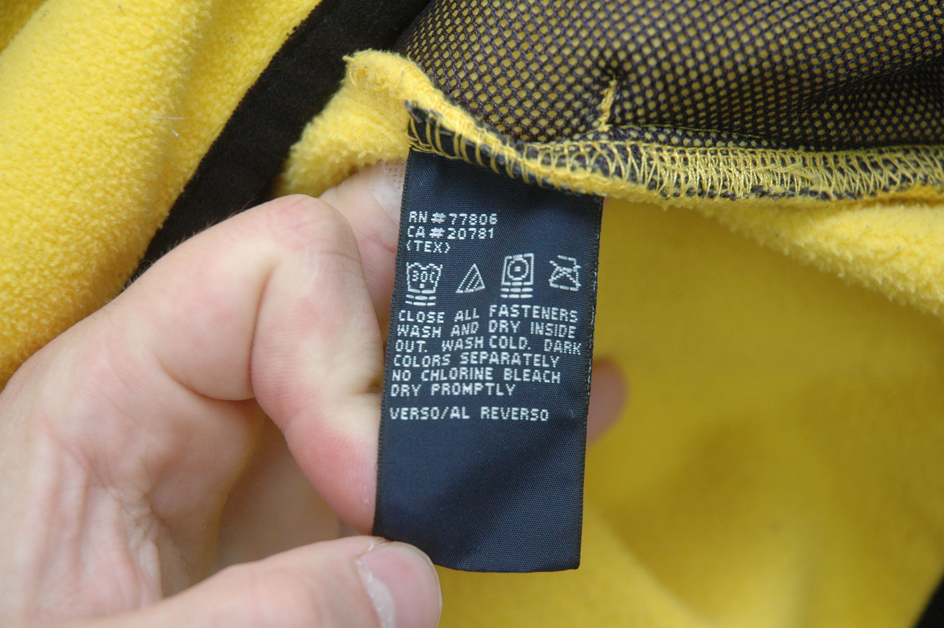 Tommy Hilfiger Vintage 2001 Tommy Hilfiger Pullover Fleece Size US L / EU 52-54 / 3 - 7 Thumbnail
