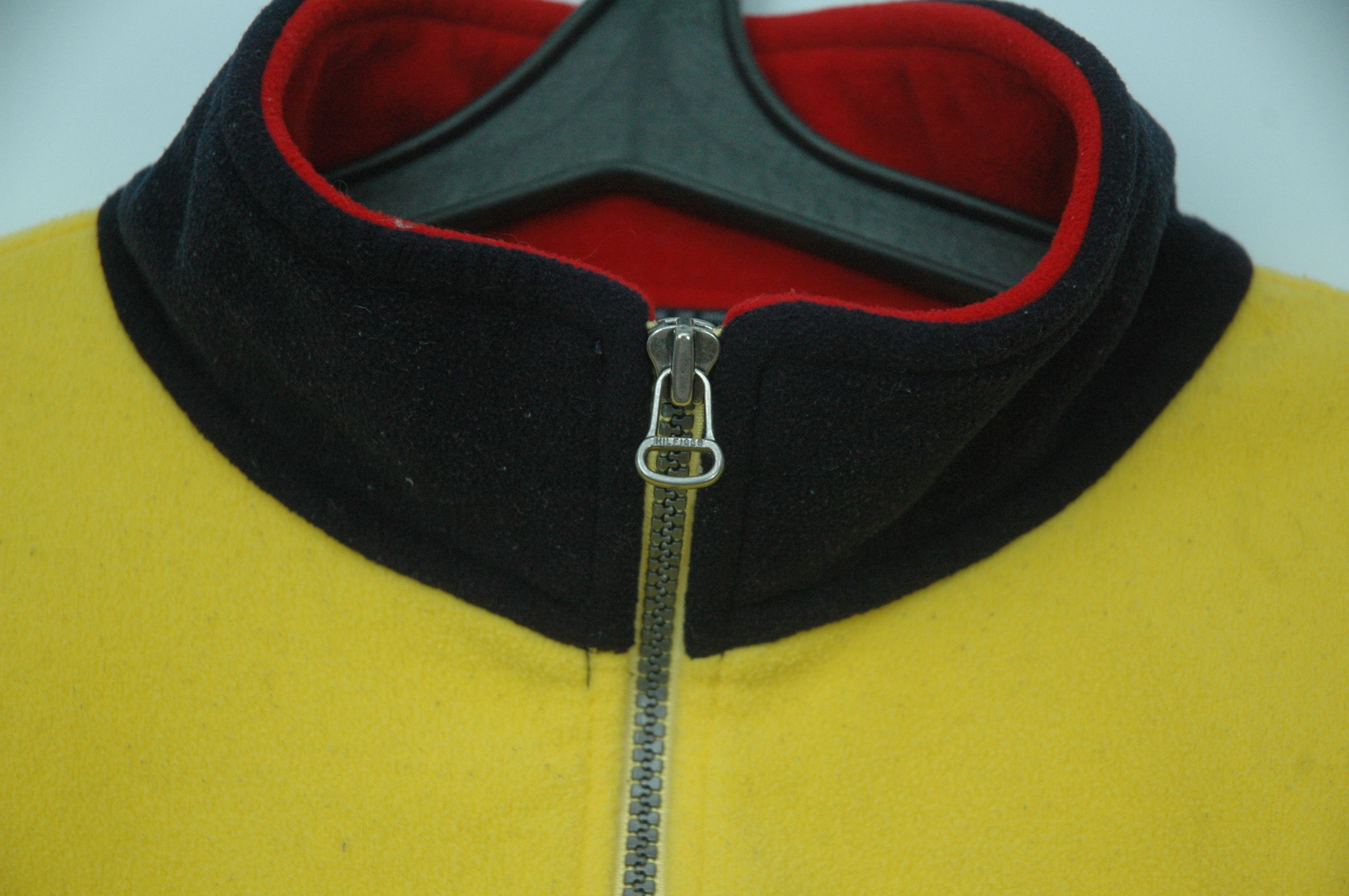 Tommy Hilfiger Vintage 2001 Tommy Hilfiger Pullover Fleece Size US L / EU 52-54 / 3 - 3 Thumbnail