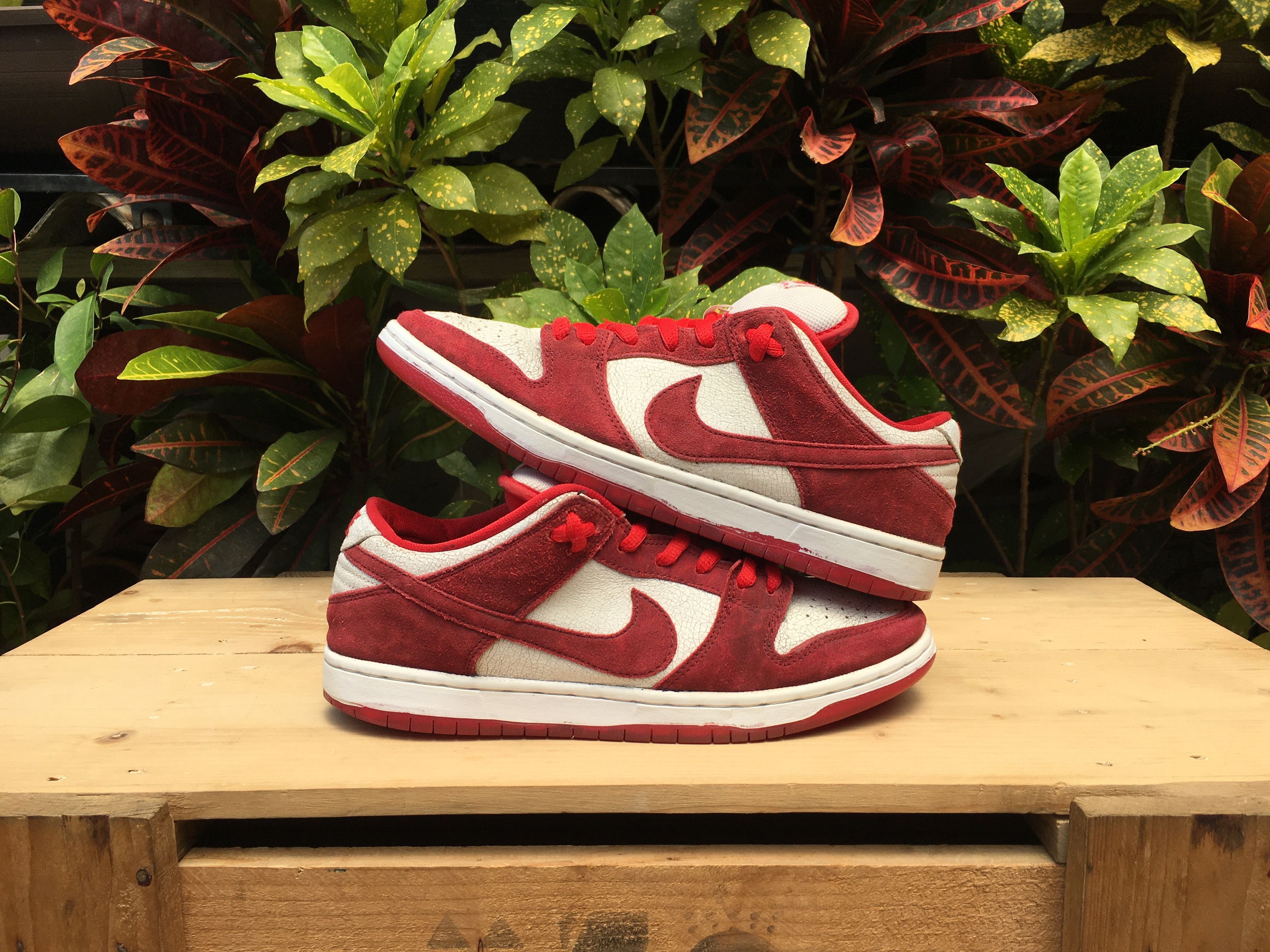 Nike Nike SB Dunk Low Valentines Day 2014 Size US 9.5 / EU 42-43 - 5 Thumbnail