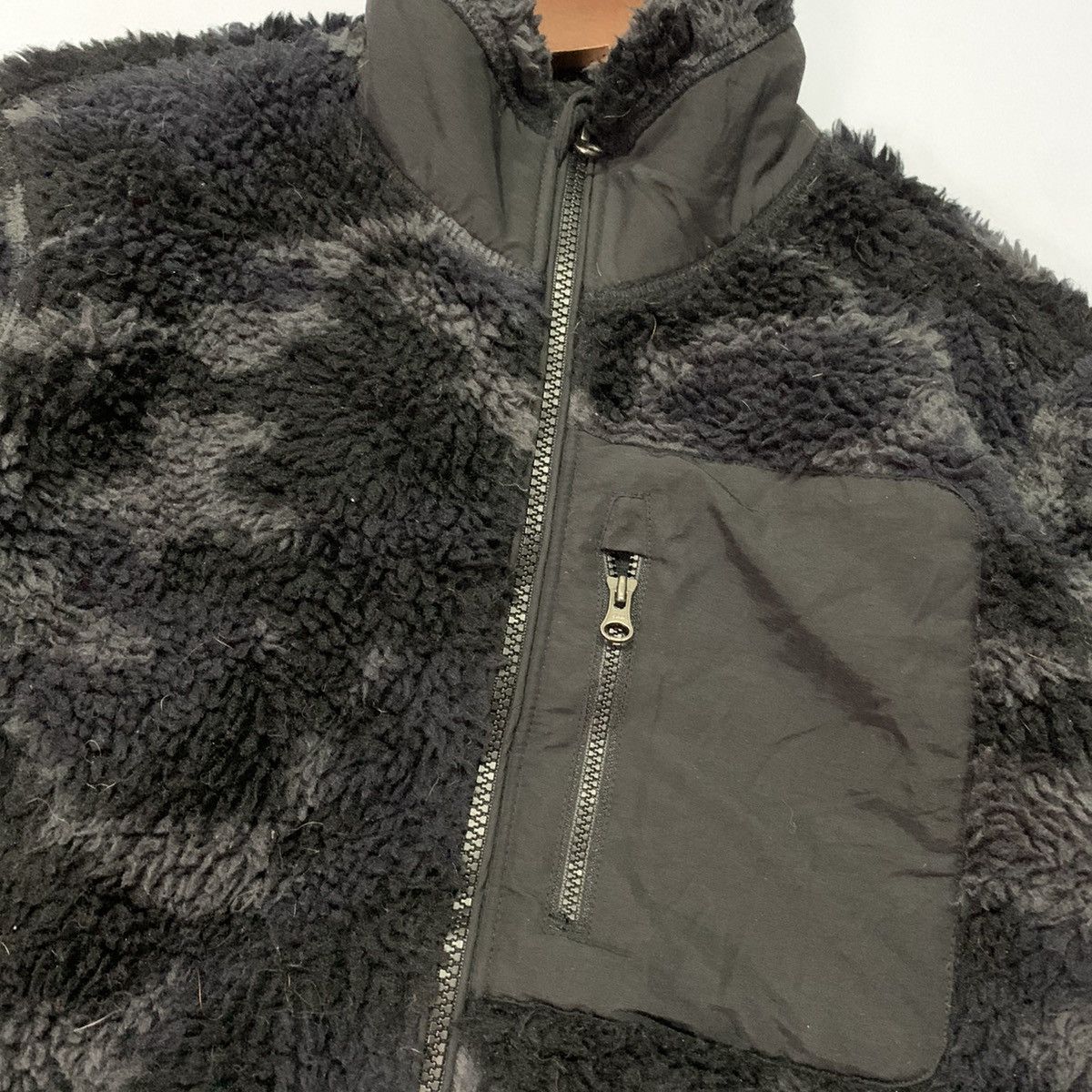 Japanese Brand × Uniqlo 💥💥RARE!! Uniqlo Fleece Sherpa Jacket Zip Ups Camo Style Size US M / EU 48-50 / 2 - 6 Thumbnail