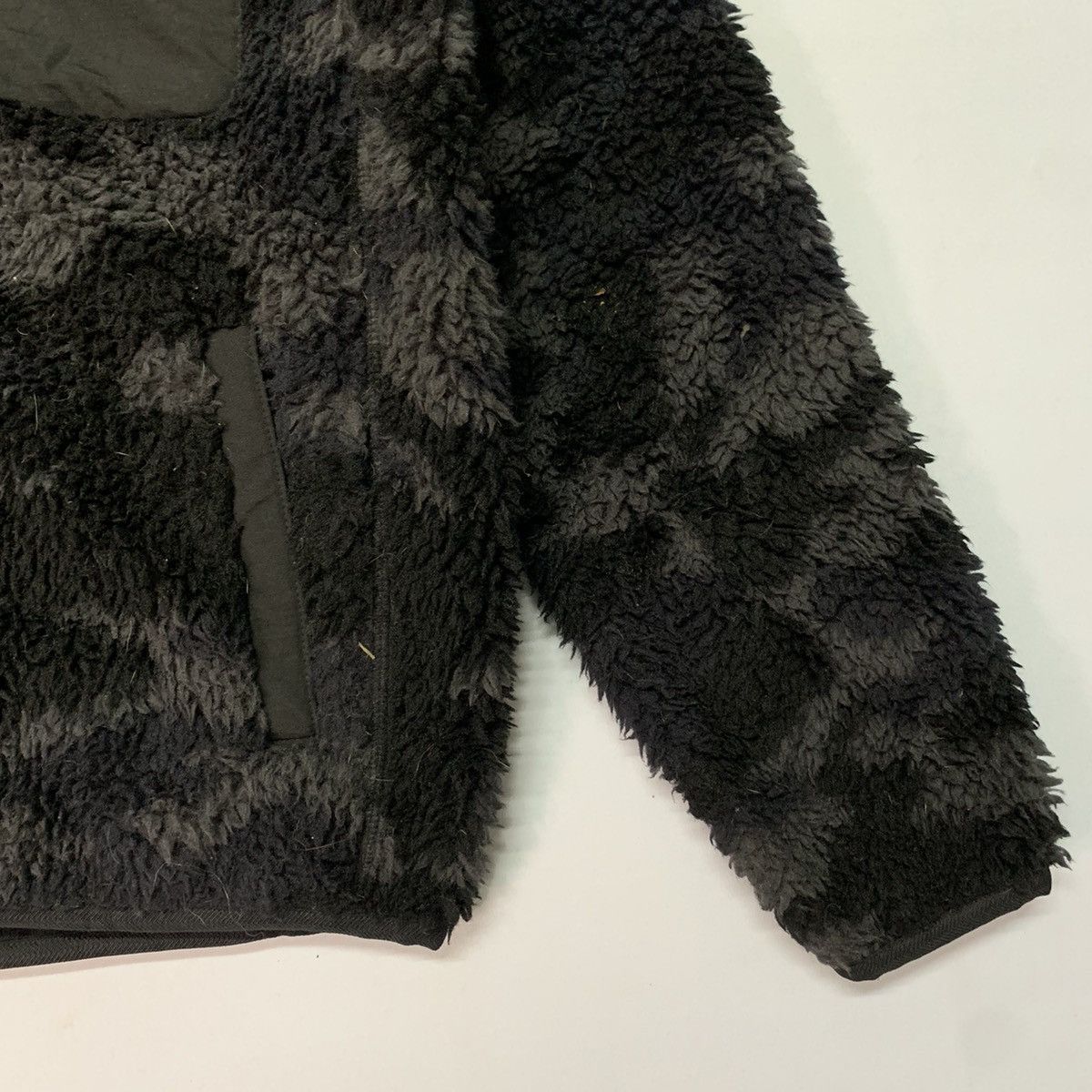 Japanese Brand × Uniqlo 💥💥RARE!! Uniqlo Fleece Sherpa Jacket Zip Ups Camo Style Size US M / EU 48-50 / 2 - 4 Thumbnail