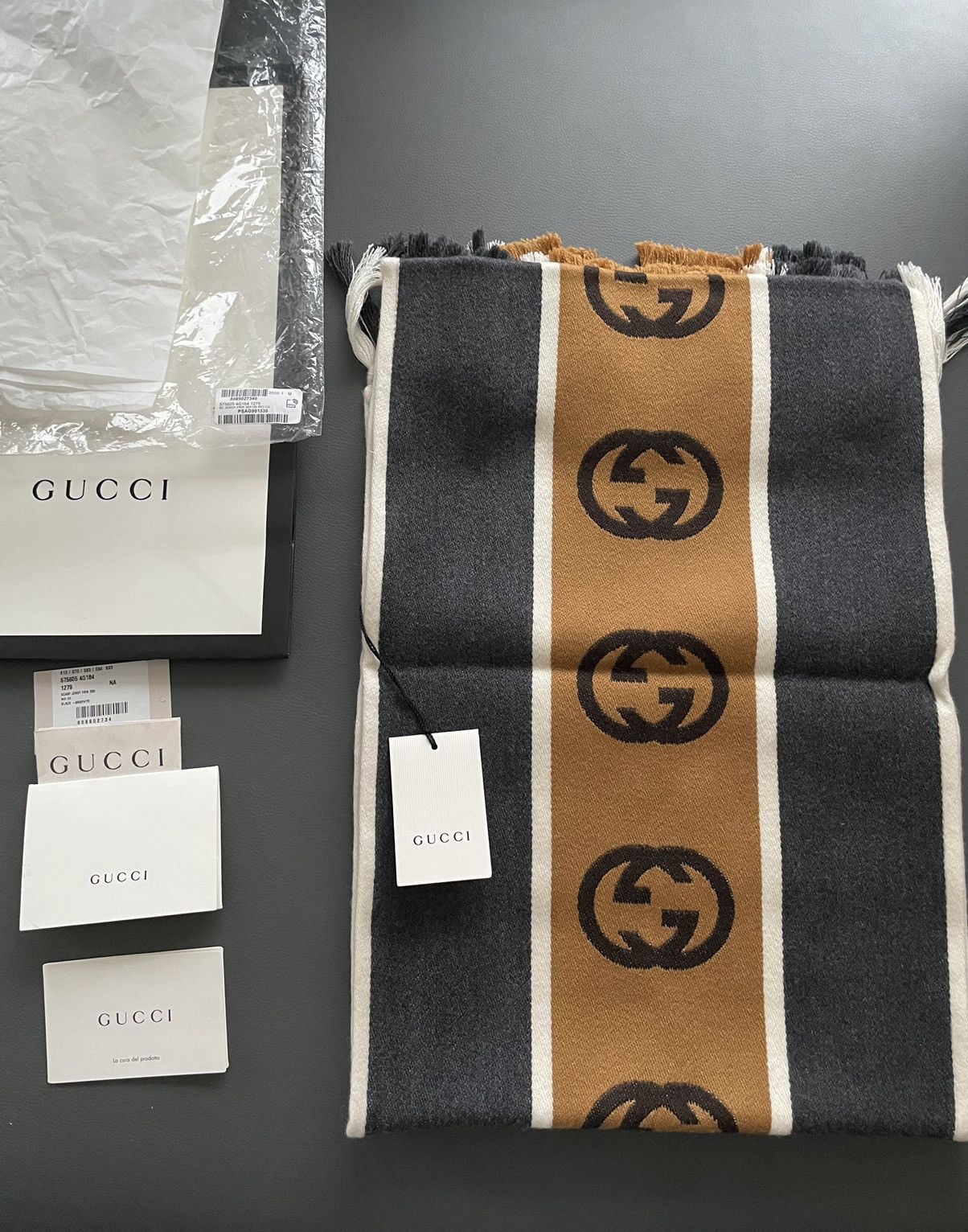 Gucci Runway Limited Edition GG Logo Gucci Scarf Brand New Size ONE SIZE - 2 Thumbnail
