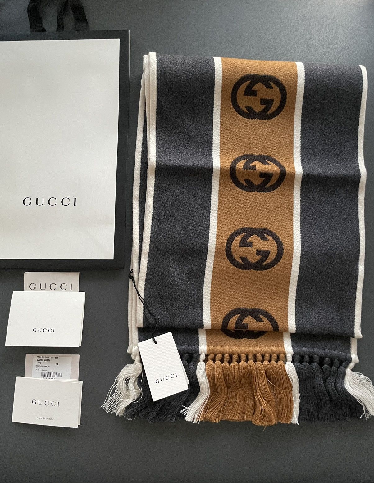 Gucci Runway Limited Edition GG Logo Gucci Scarf Brand New Size ONE SIZE - 14 Thumbnail