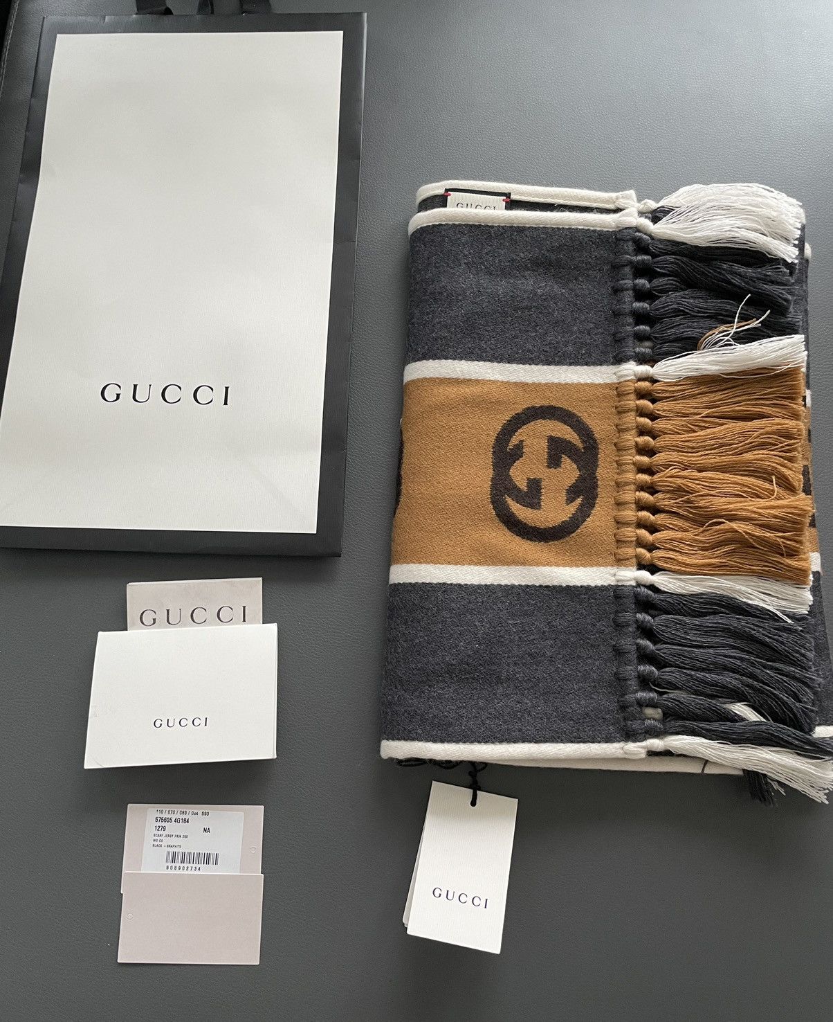 Gucci Runway Limited Edition GG Logo Gucci Scarf Brand New Size ONE SIZE - 11 Thumbnail