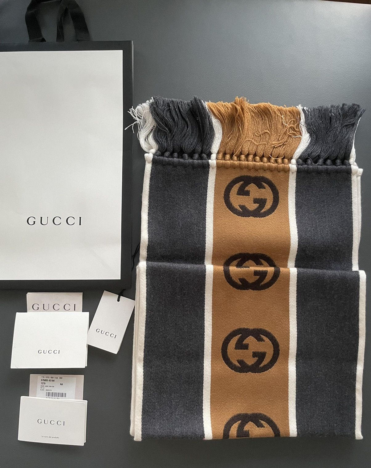 Gucci Runway Limited Edition GG Logo Gucci Scarf Brand New Size ONE SIZE - 10 Thumbnail
