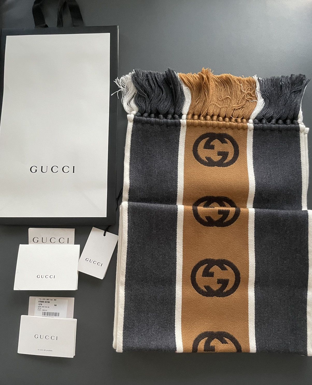 Gucci Runway Limited Edition GG Logo Gucci Scarf Brand New Size ONE SIZE - 6 Thumbnail
