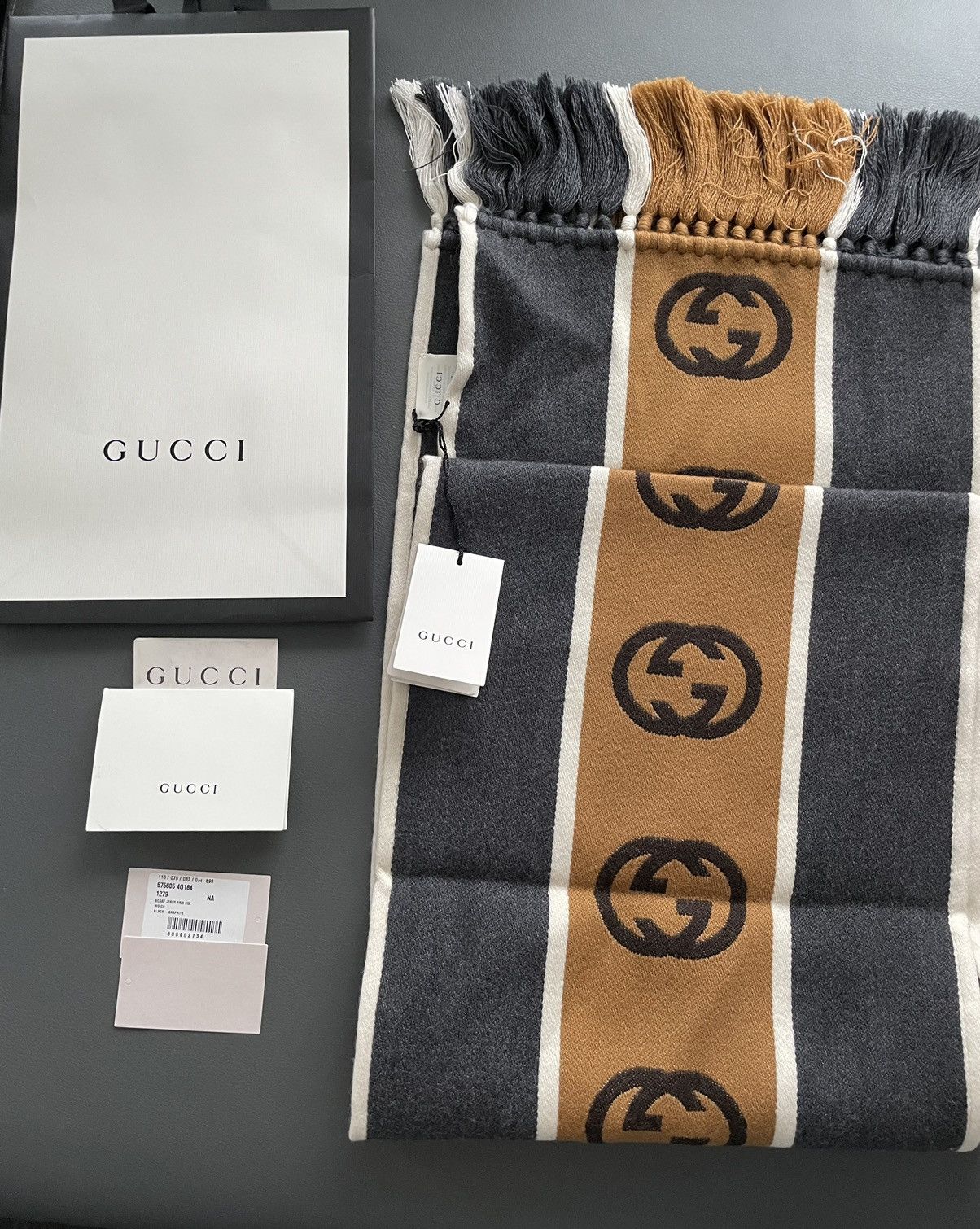Gucci Runway Limited Edition GG Logo Gucci Scarf Brand New Size ONE SIZE - 24 Thumbnail