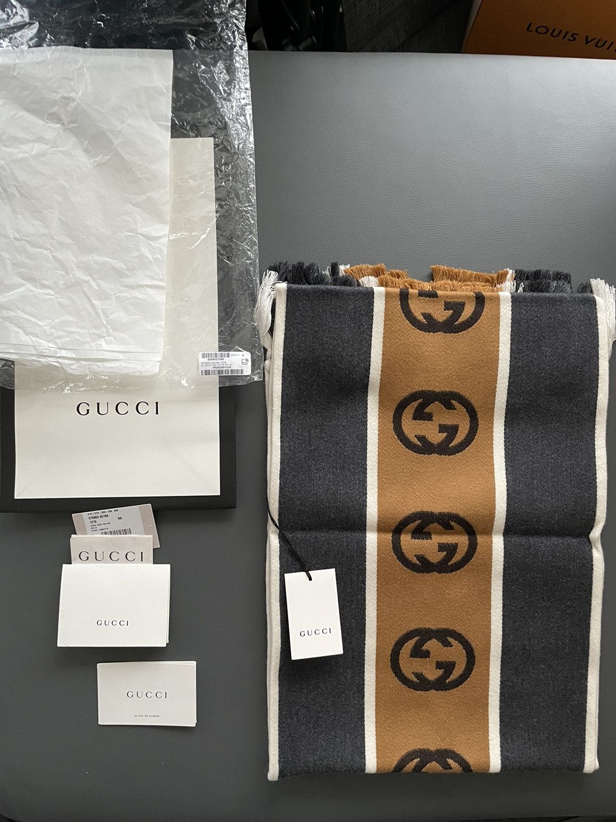 Gucci Runway Limited Edition GG Logo Gucci Scarf Brand New Size ONE SIZE - 20 Thumbnail