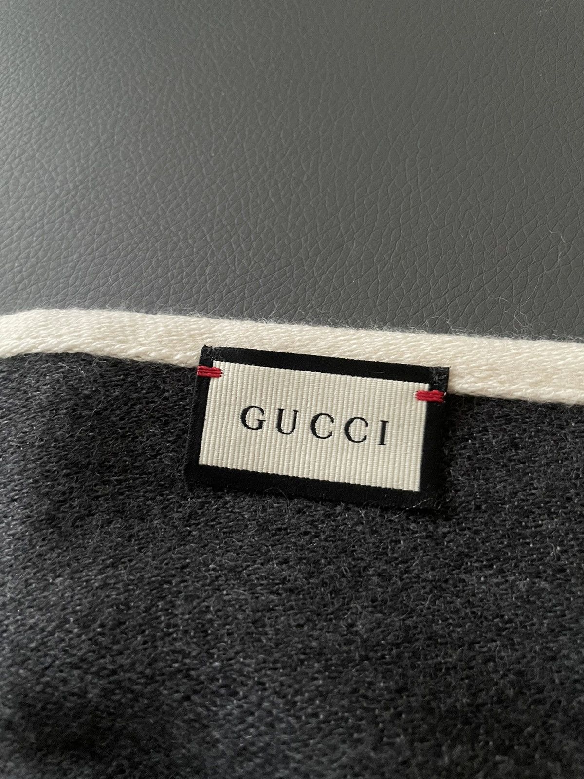 Gucci Runway Limited Edition GG Logo Gucci Scarf Brand New Size ONE SIZE - 7 Thumbnail