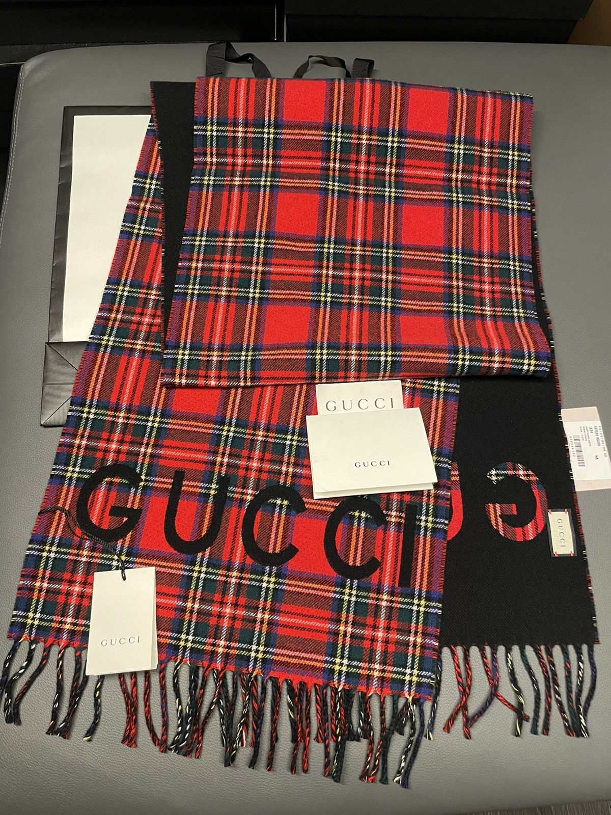 Gucci Brand NEW Limited Edition Gucci Logo Cashmere Runway Scarf Size ONE SIZE - 15 Thumbnail